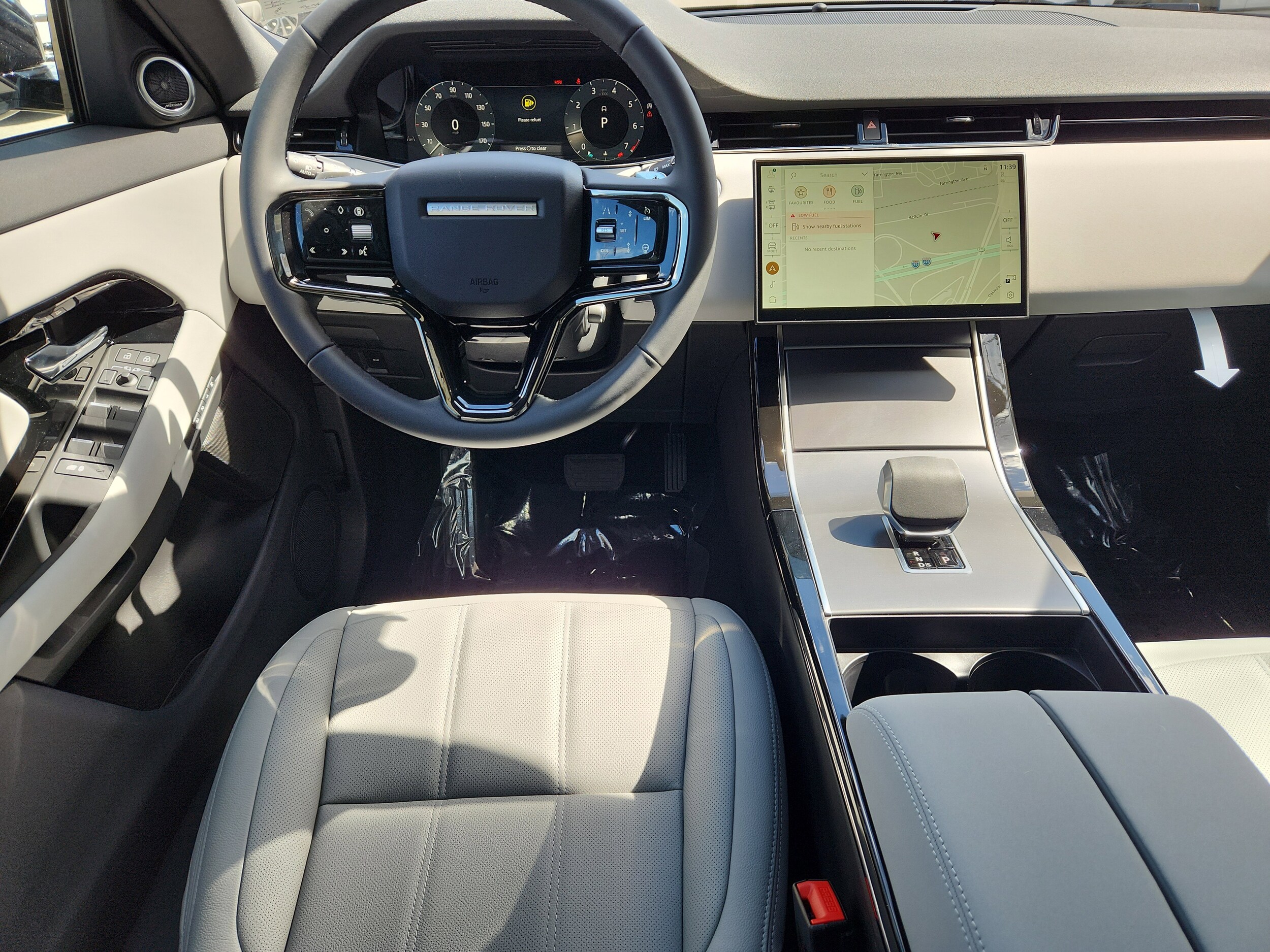 2026 Land Rover Range Rover Evoque S photo 4