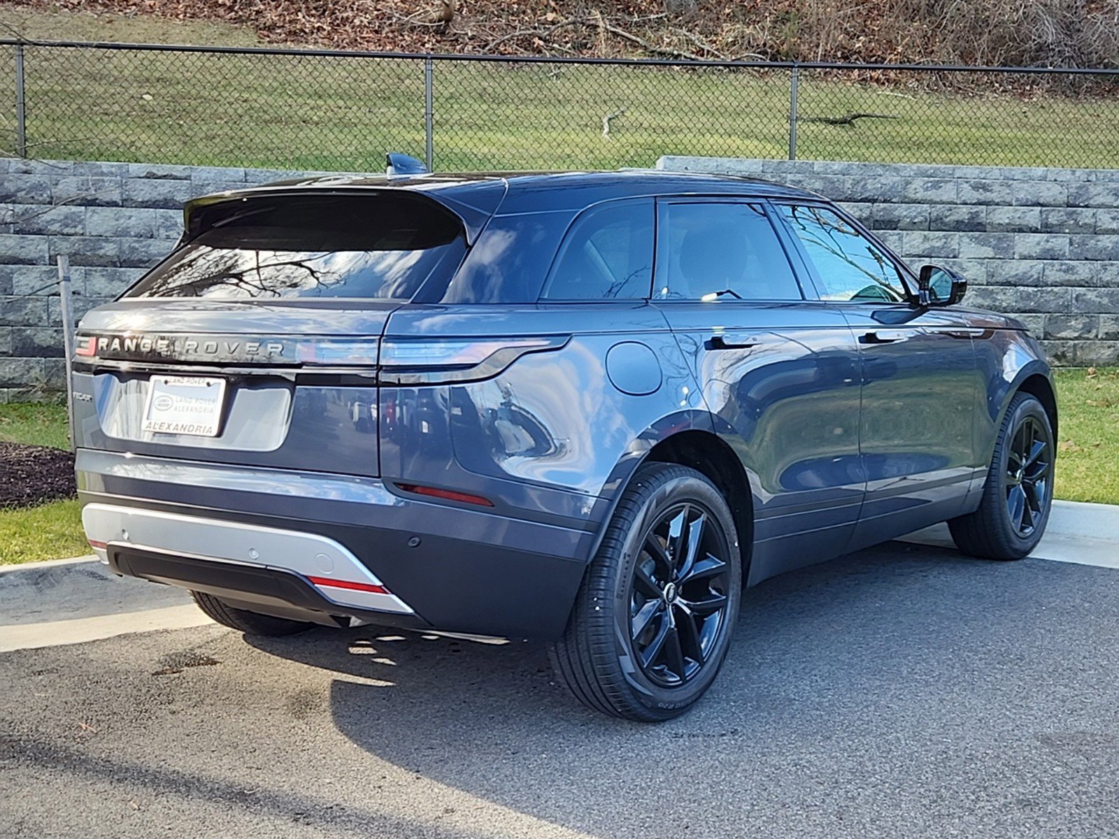 2025 Land Rover Range Rover Velar P250 S photo 2