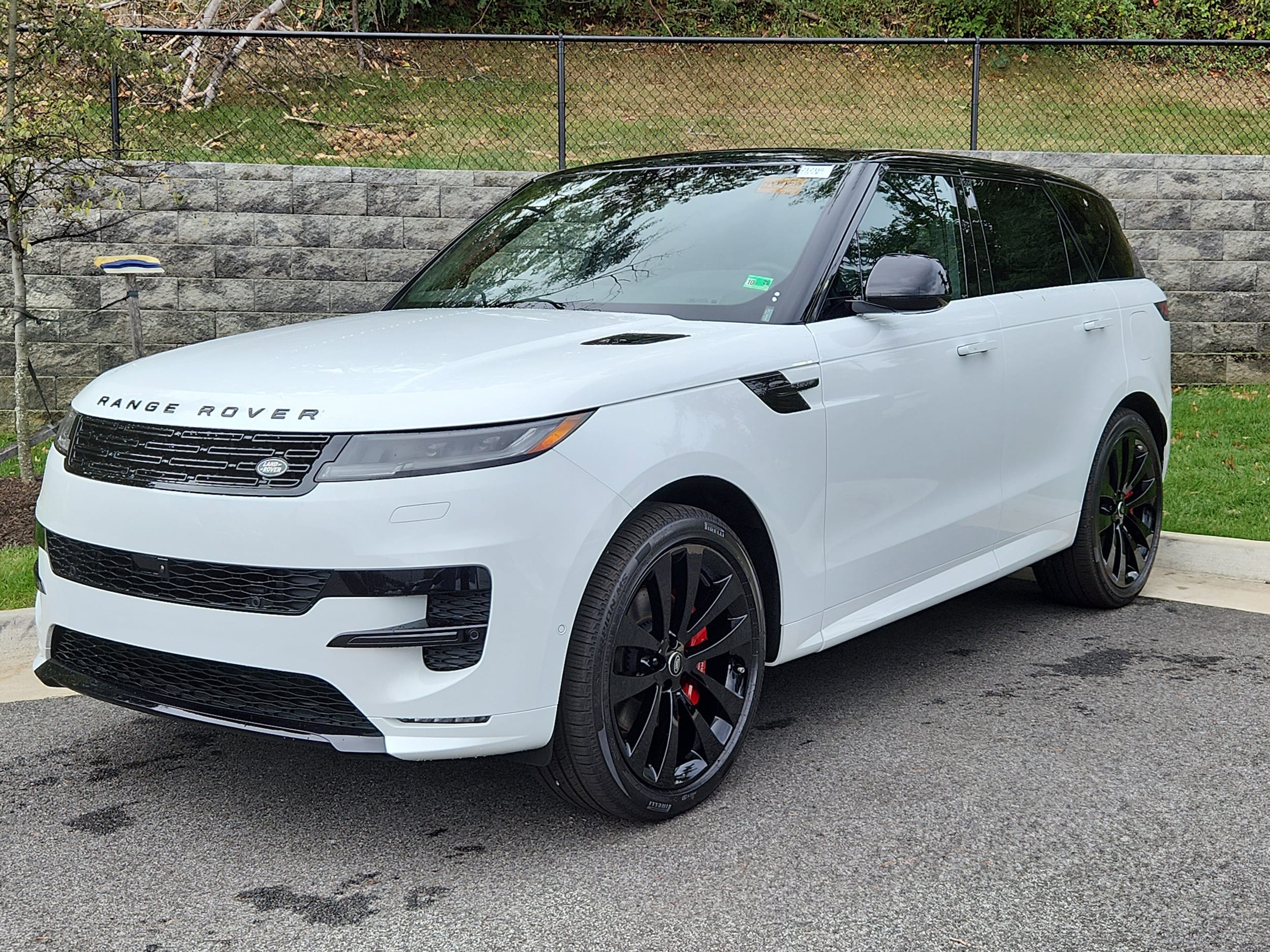 2025 Land Rover Range Rover Sport Dynamic SE's photo