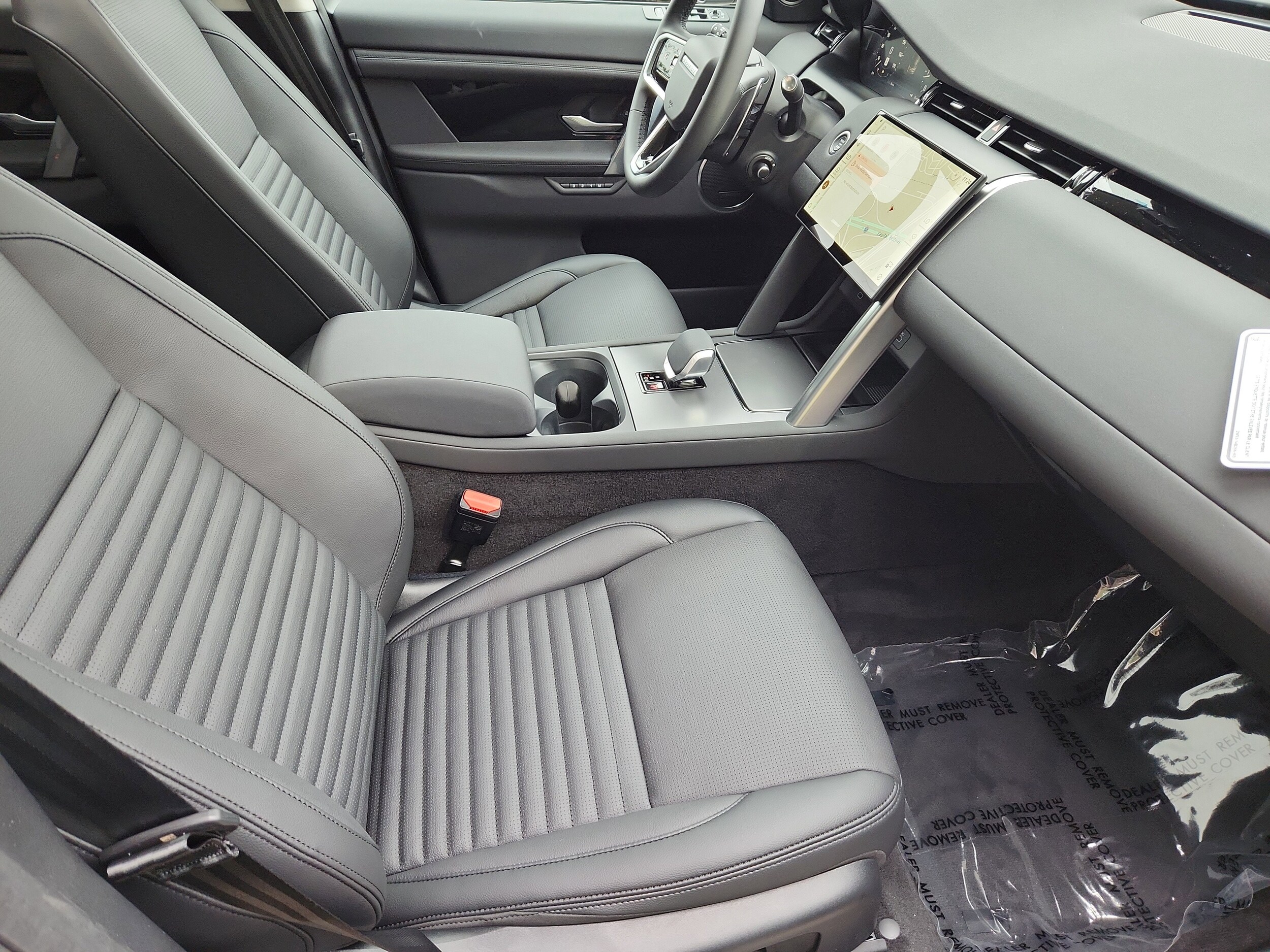 2025 Land Rover Discovery Sport S photo 3