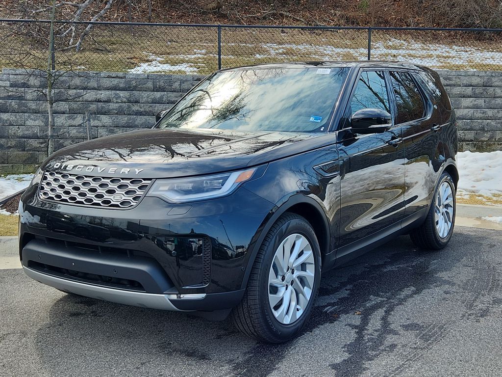 2026 Land Rover Discovery P300 S's photo
