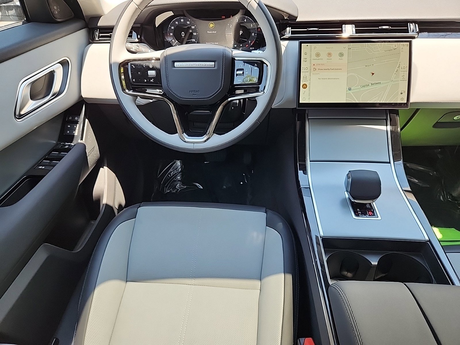 2025 Land Rover Range Rover Velar P250 S photo 4