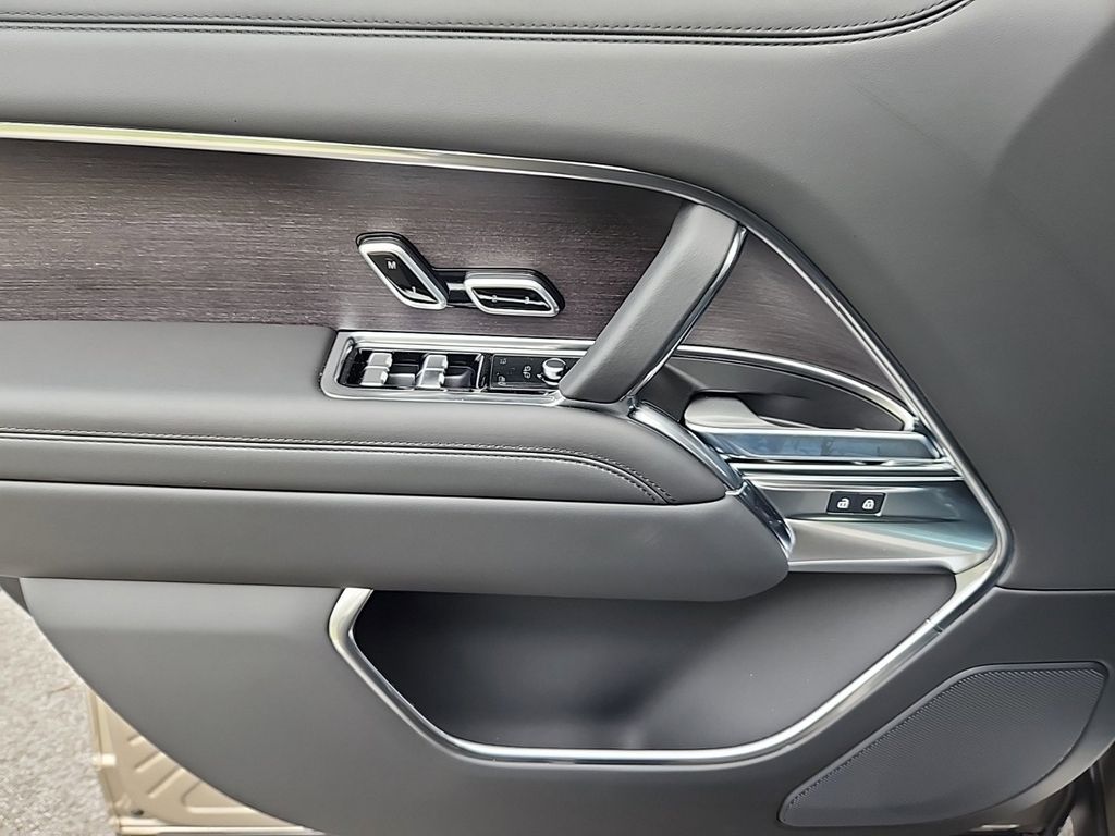 2025 Land Rover Range Rover SE - Photo 24