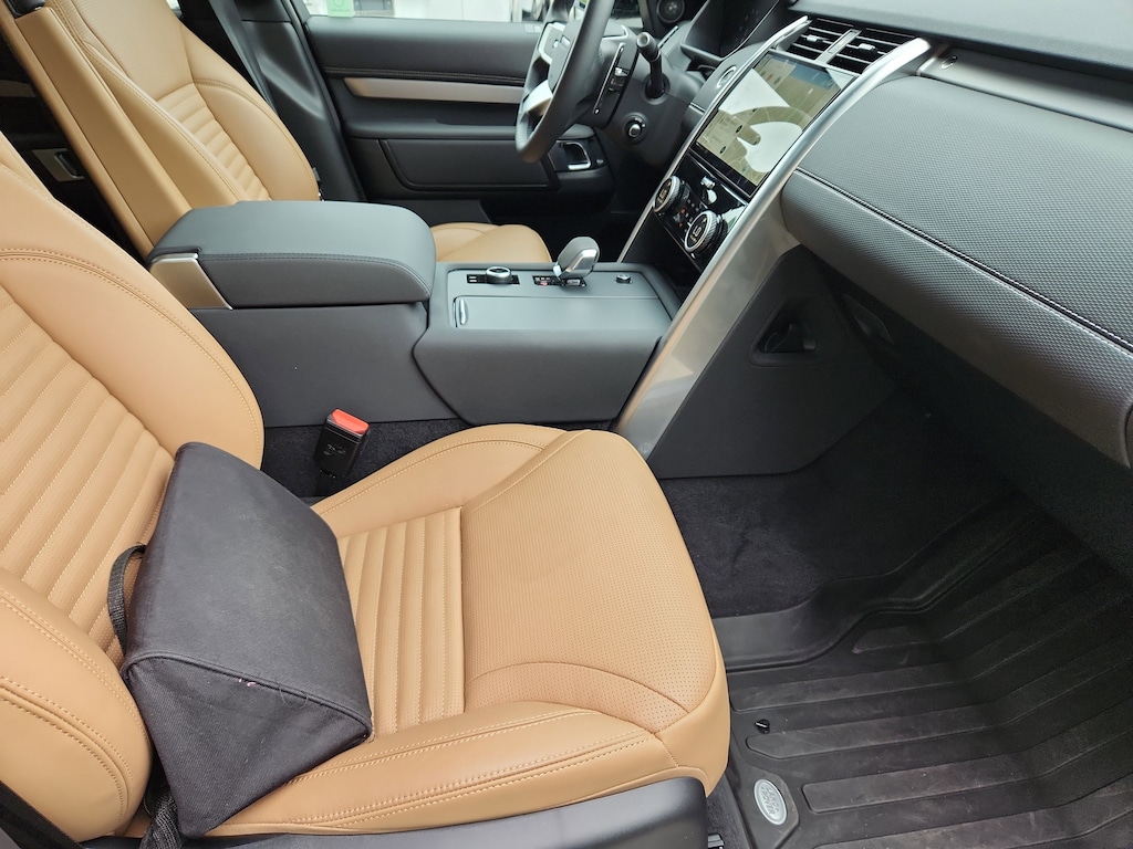 Used 2024 Land Rover Discovery P360 Dynamic SE SUV