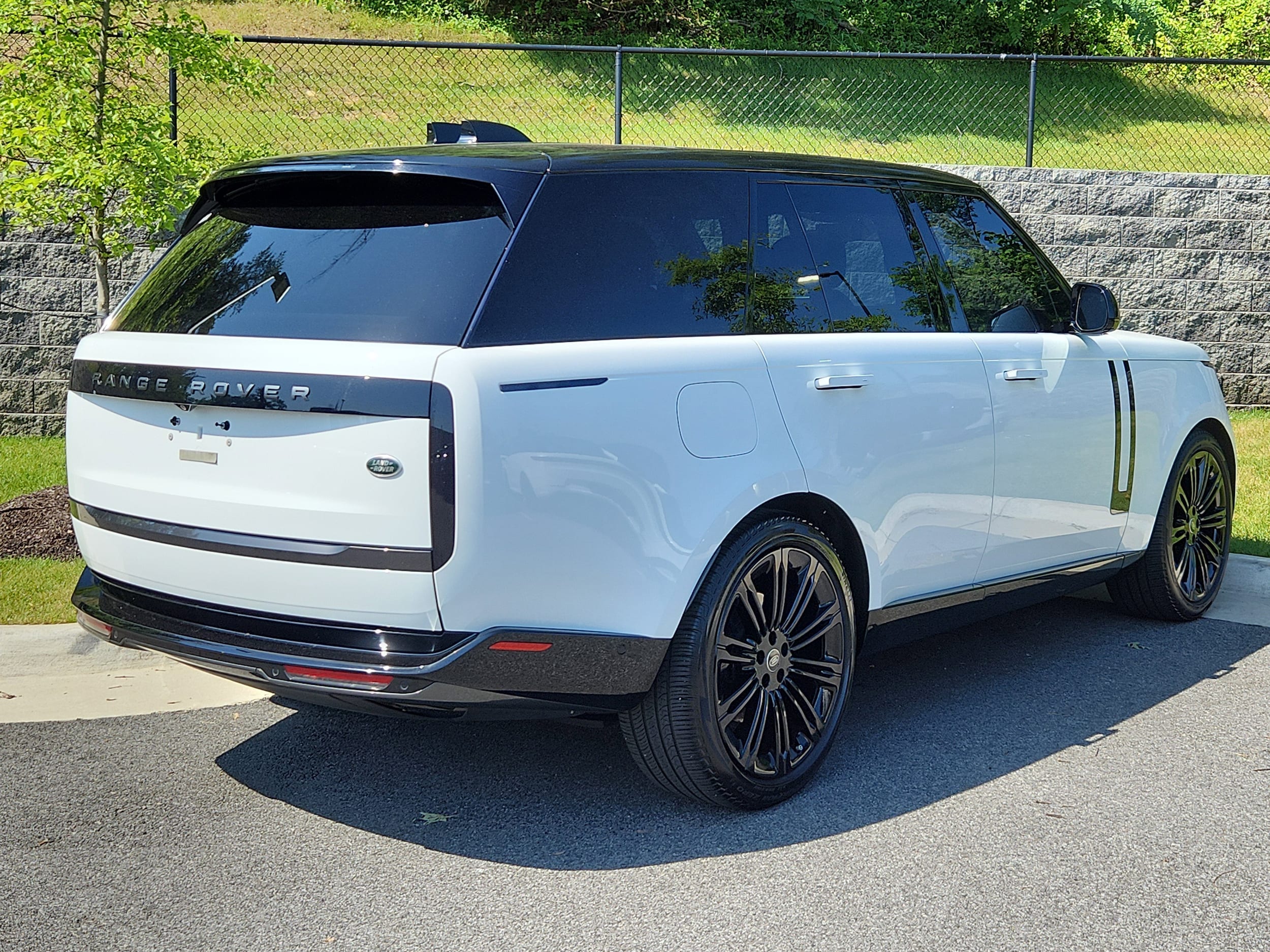 Used 2023 Land Rover Range Rover SE with VIN SALKP9FU3PA037995 for sale in Alexandria, VA