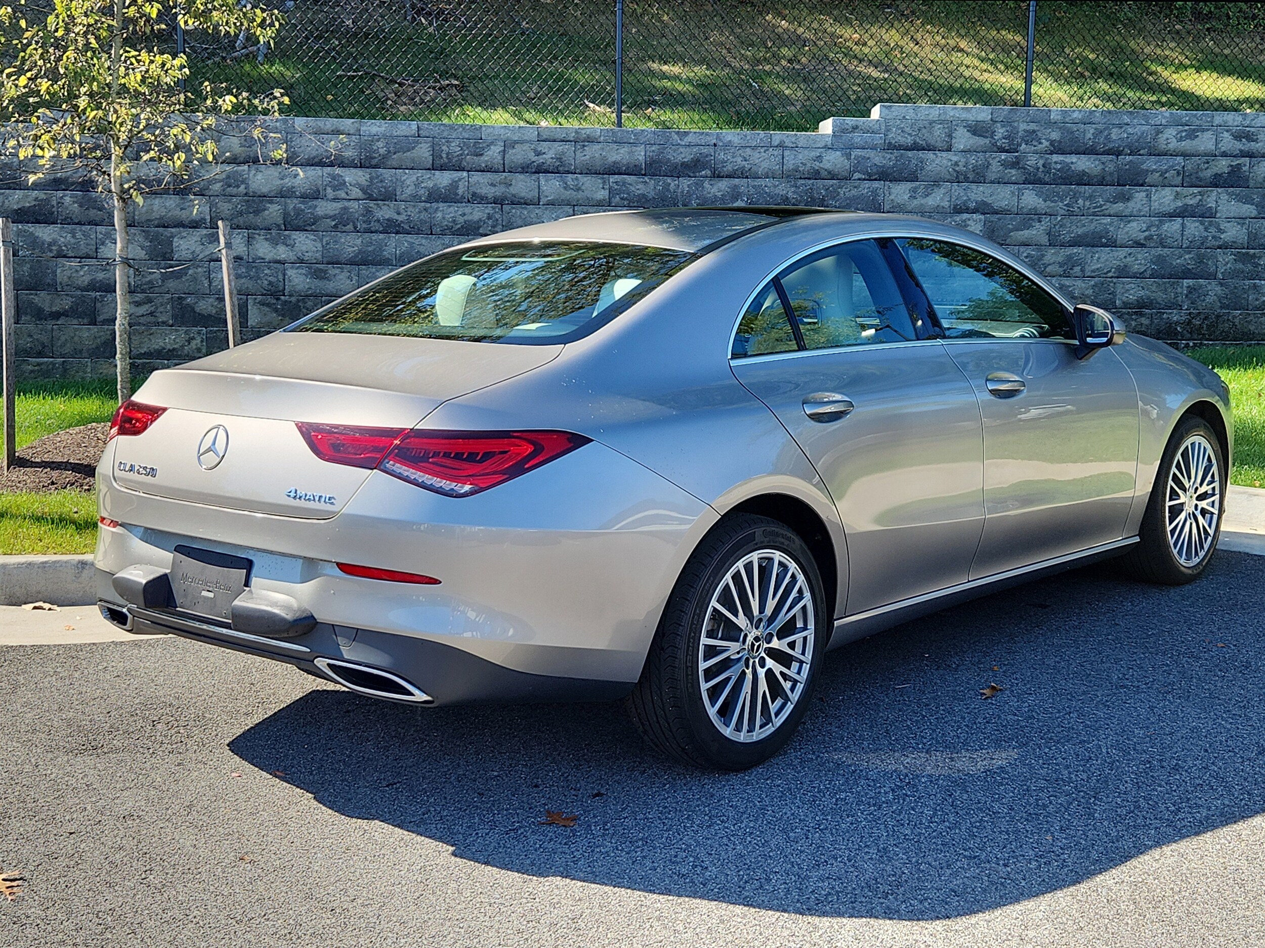 2020 Mercedes Benz CLA 250 4MATIC photo 2
