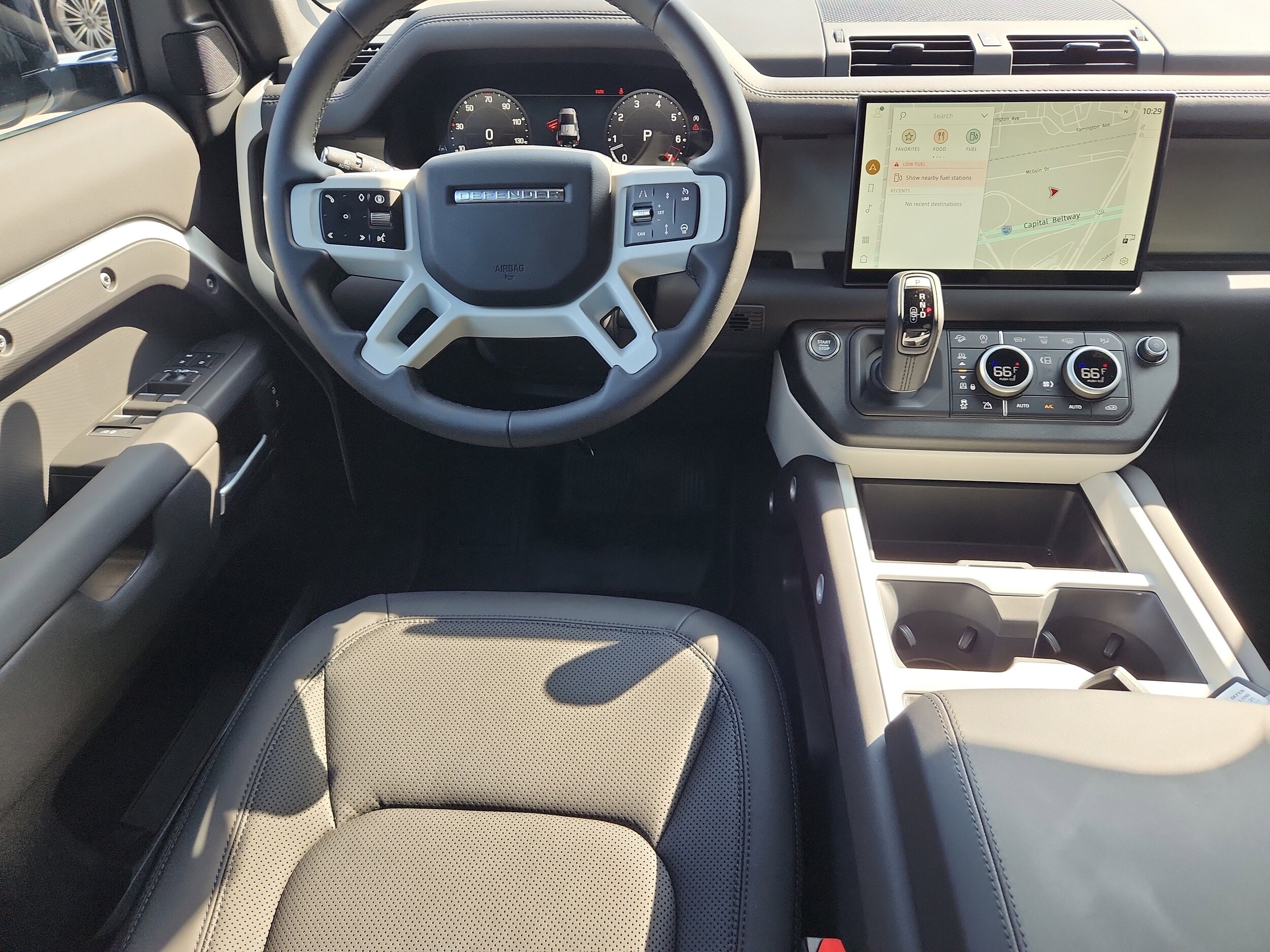 2025 Land Rover Defender 110 S photo 3