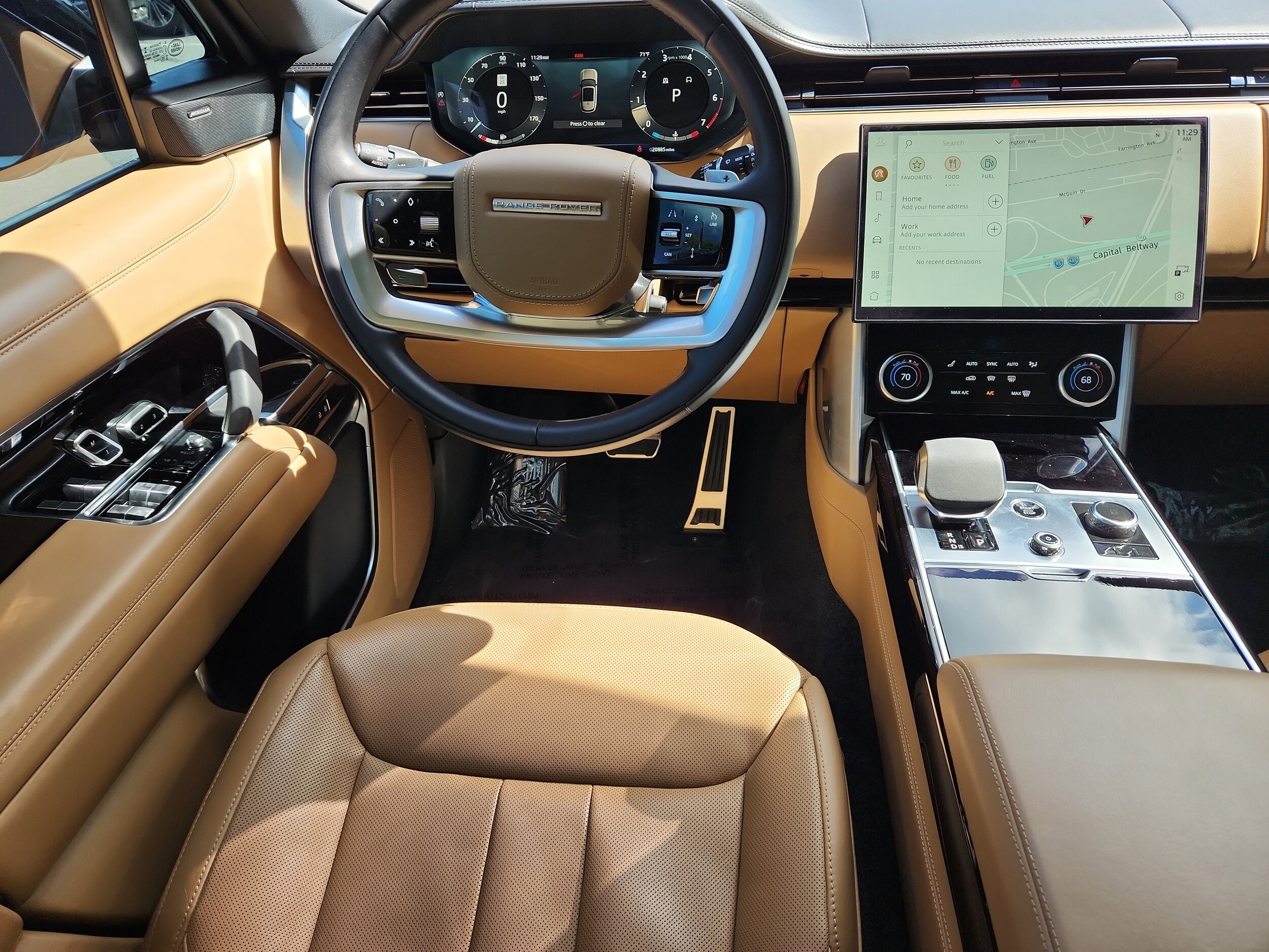 2023 Land Rover Range Rover SE photo 3