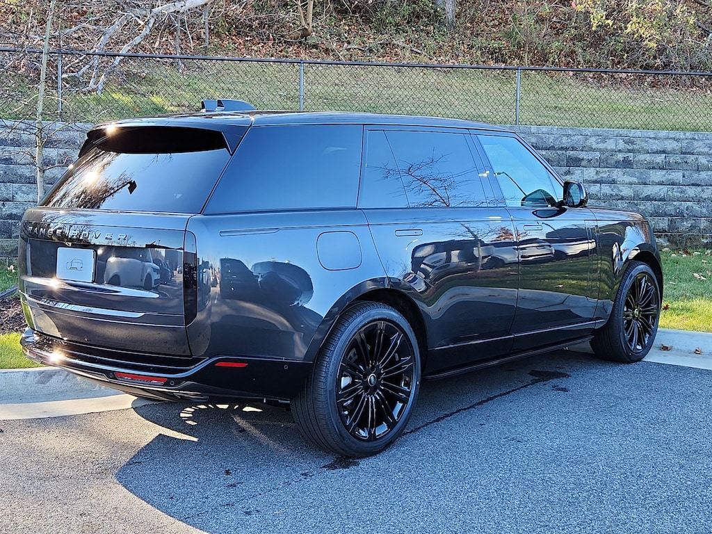 New 2025 Land Rover Range Rover SE P400 SE LWB 7 Seat