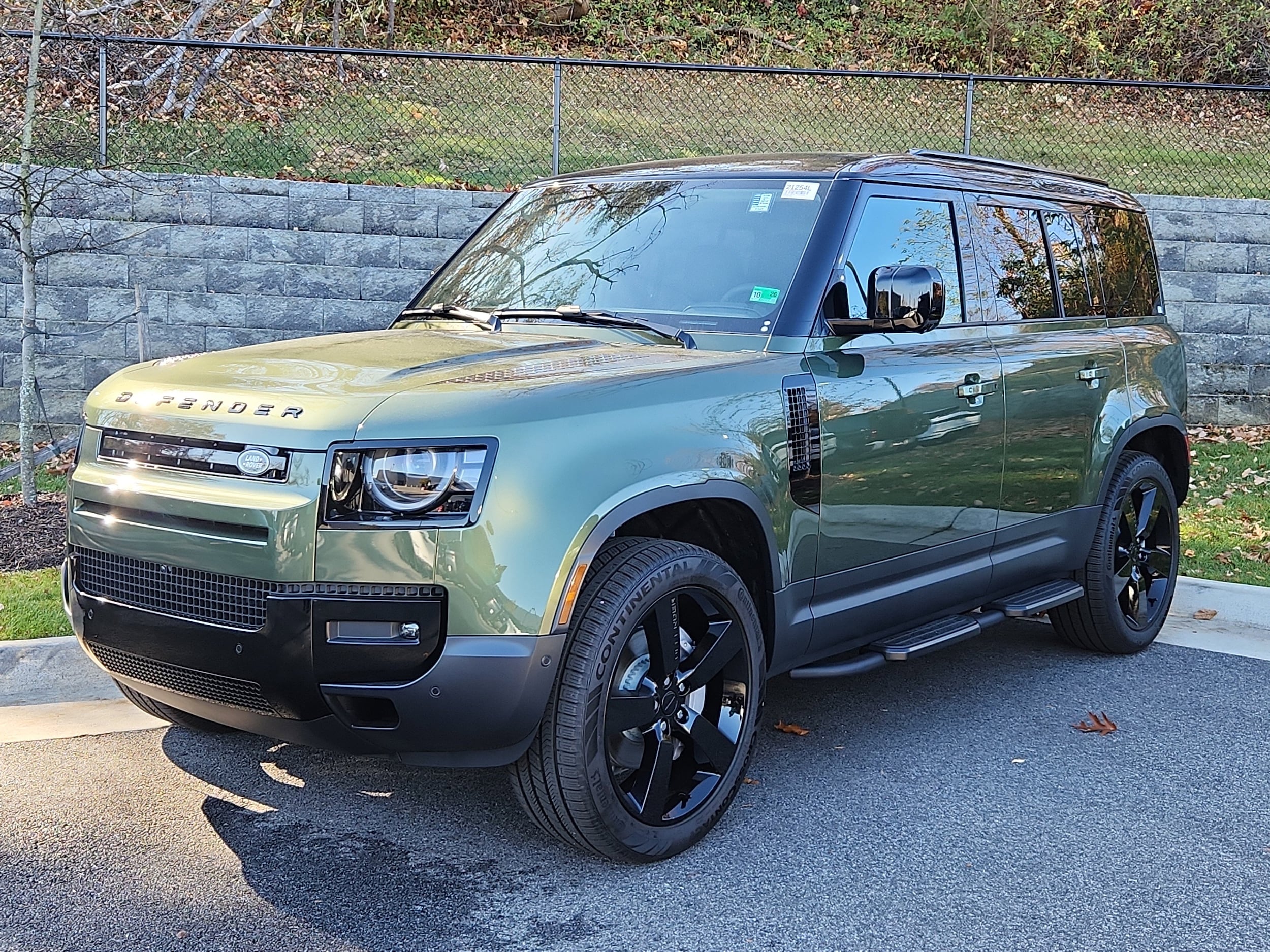 2026 Land Rover Defender S's photo