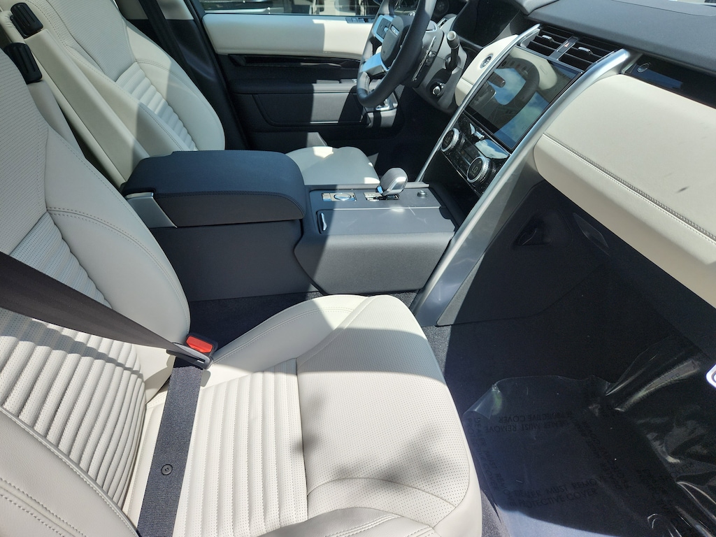 New 2025 Land Rover Discovery S SUV