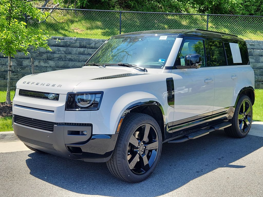 2026 Land Rover Defender 110 X-Dynamic SE P400's photo