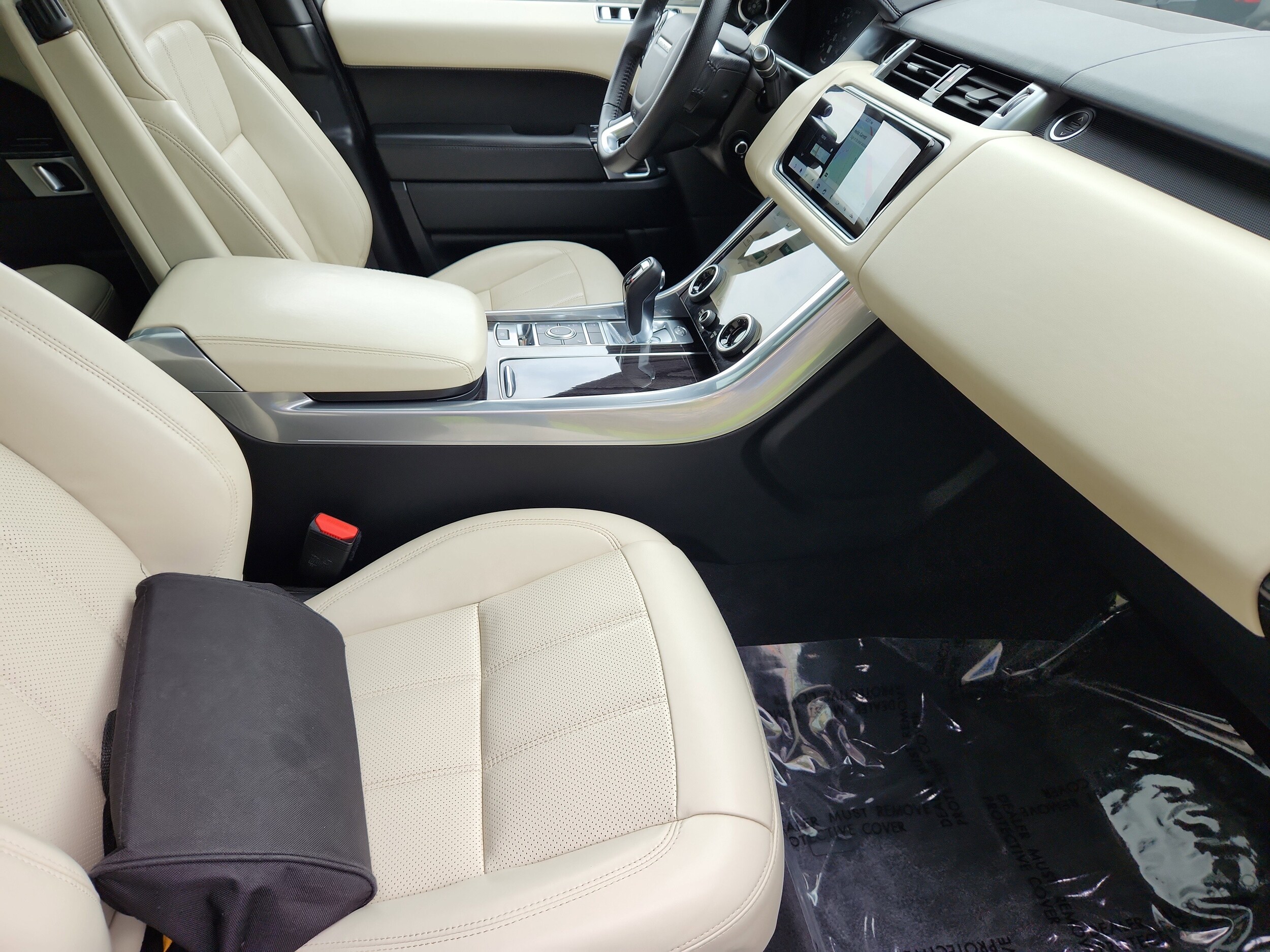 2019 Land Rover Range Rover Sport HSE photo 3