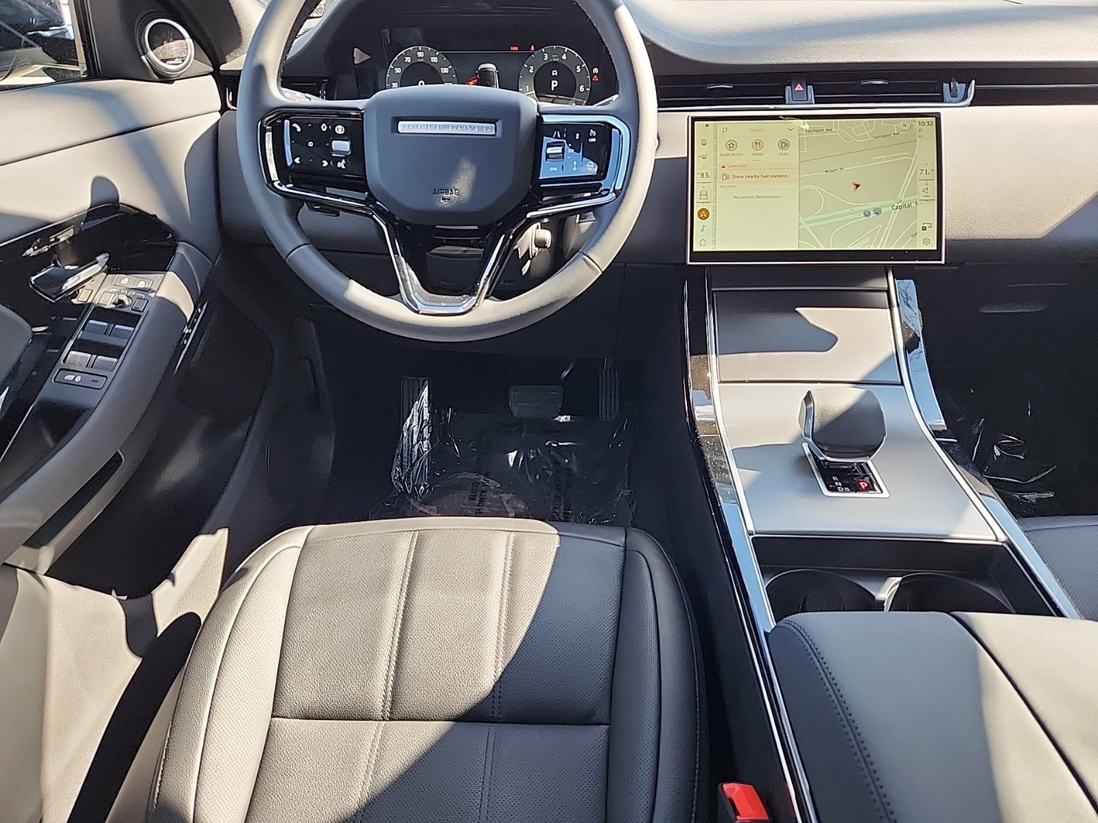 2026 Land Rover Range Rover Evoque S photo 4