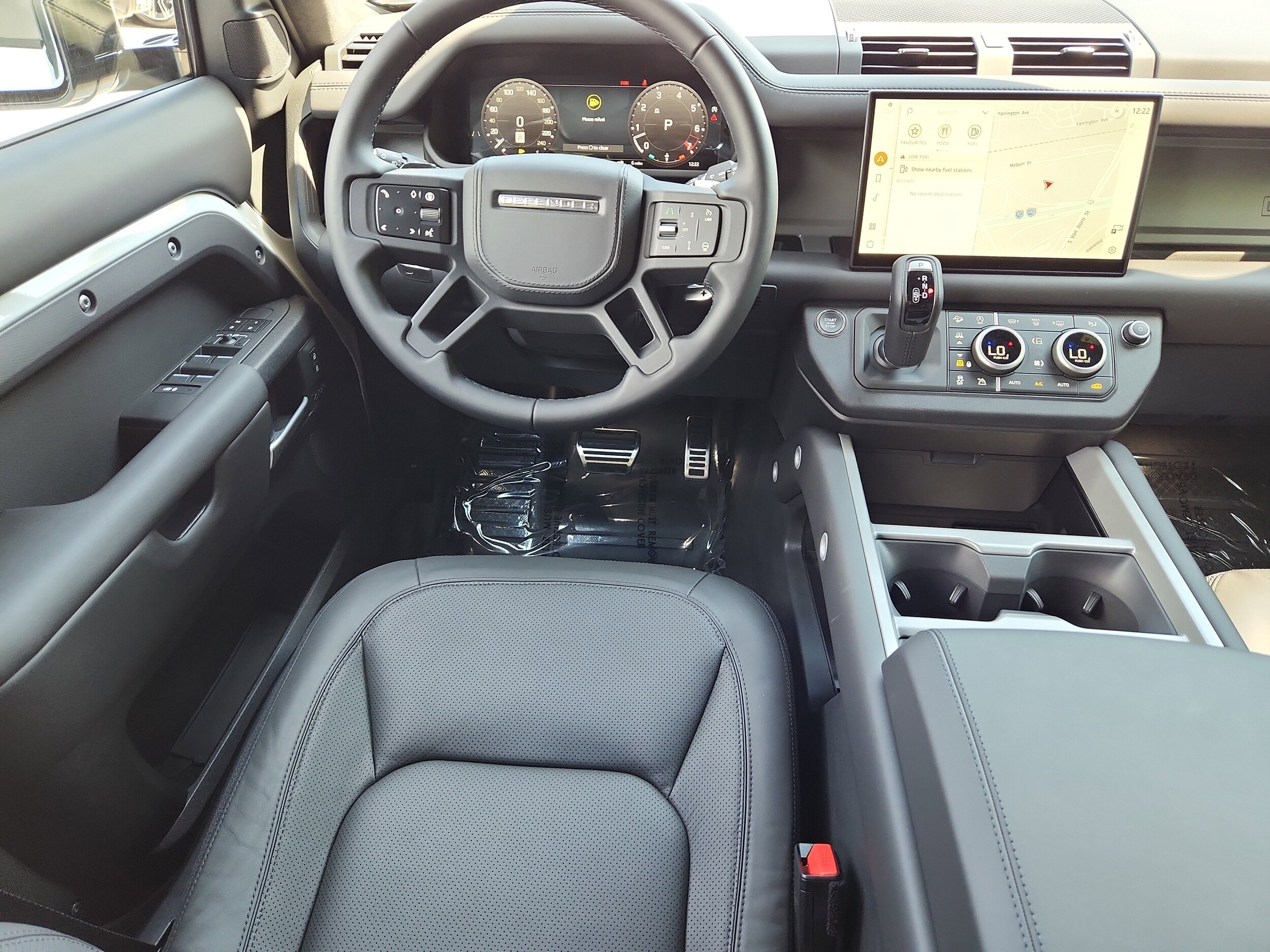 2025 Land Rover Defender 130 V8 photo 4