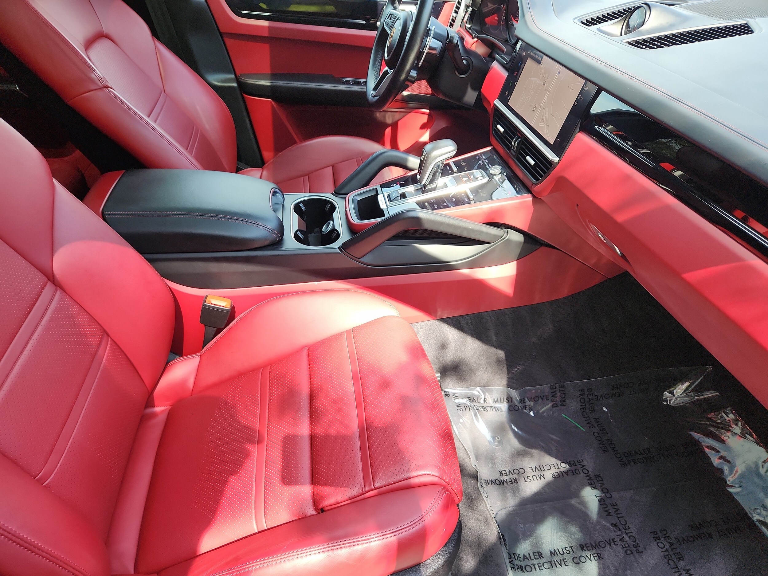 2022 Porsche Cayenne Coupe photo 3