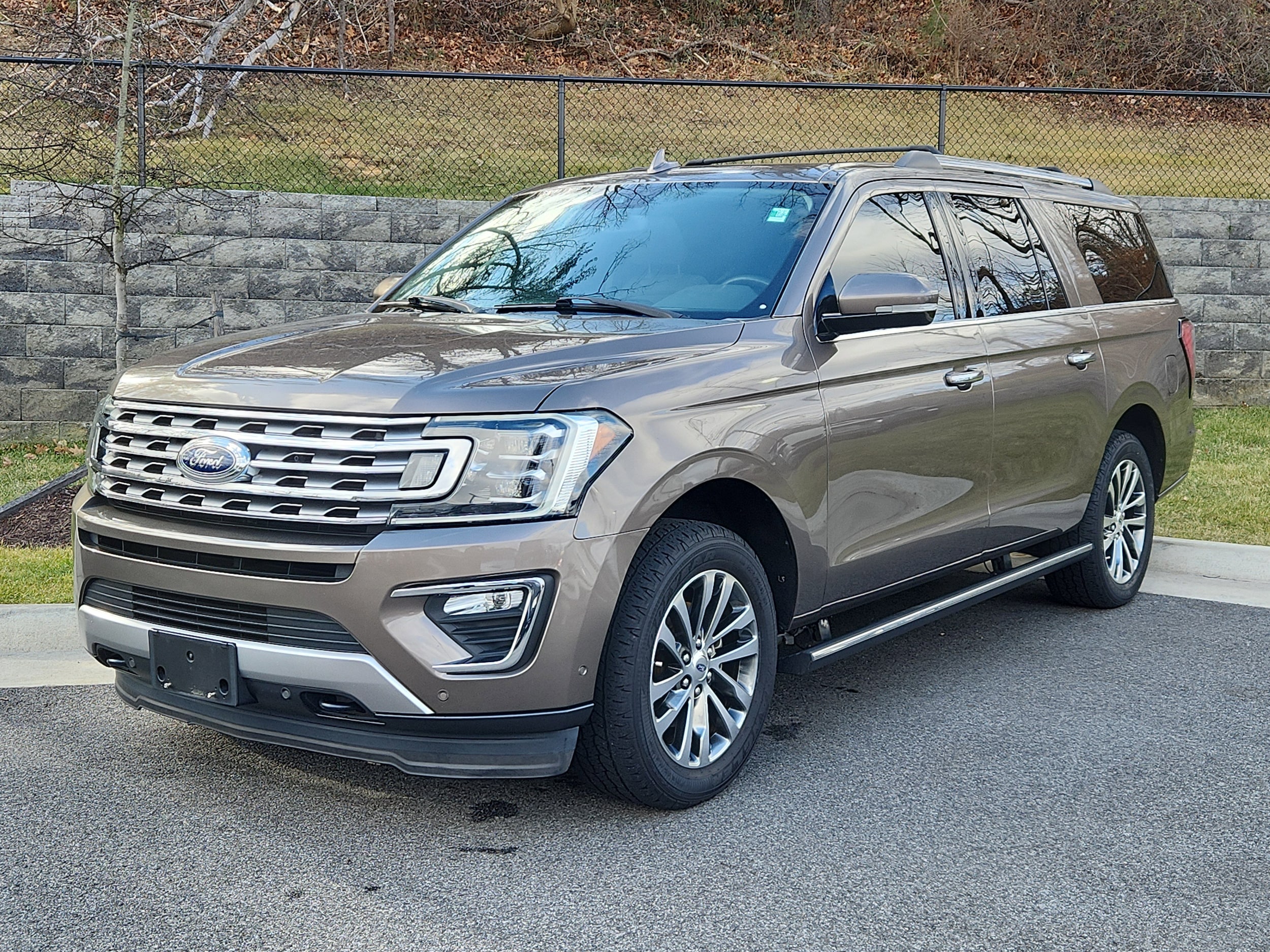 2018 Ford Expedition Limited's photo