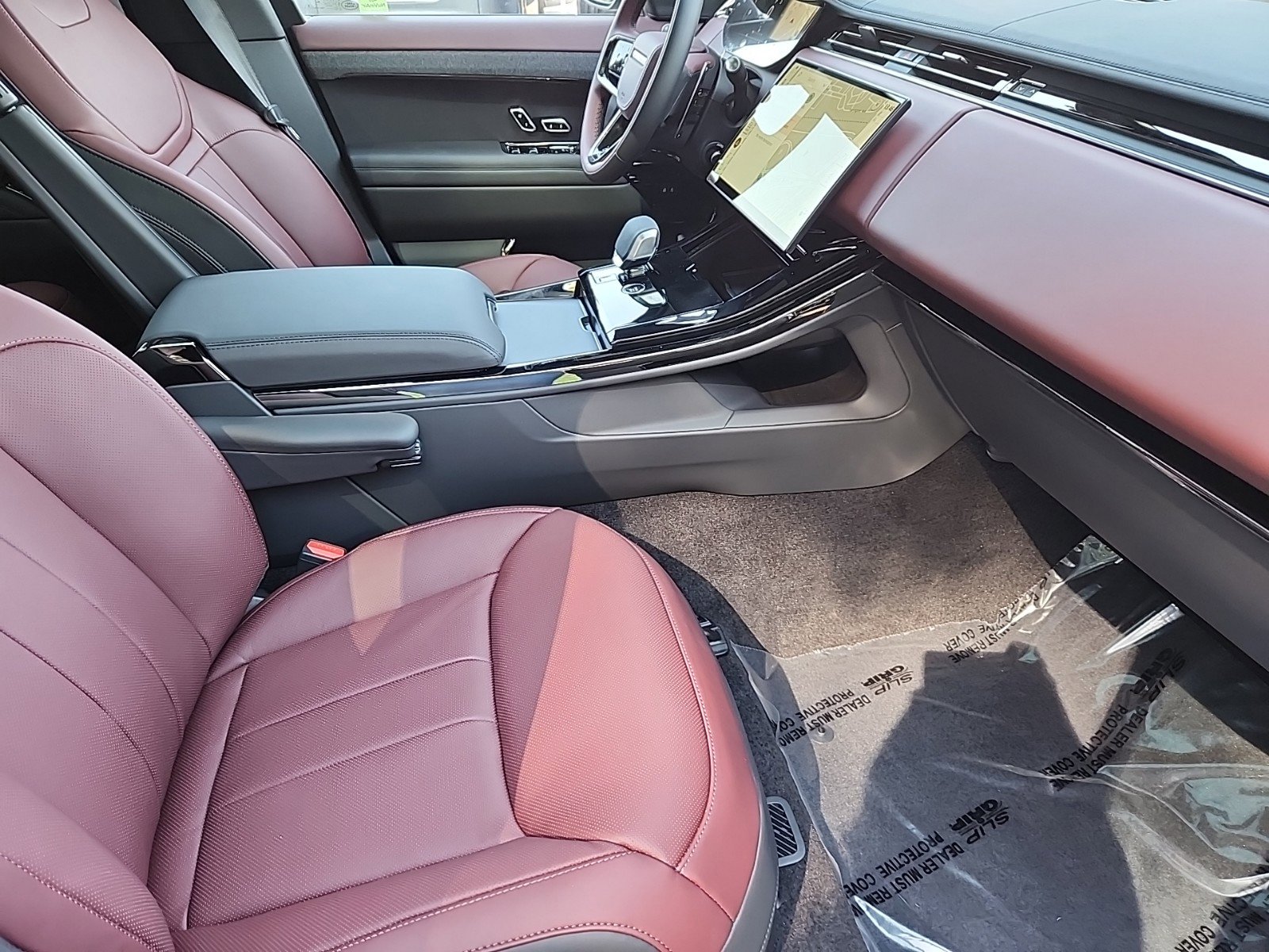 2025 Land Rover Range Rover Sport SE photo 3