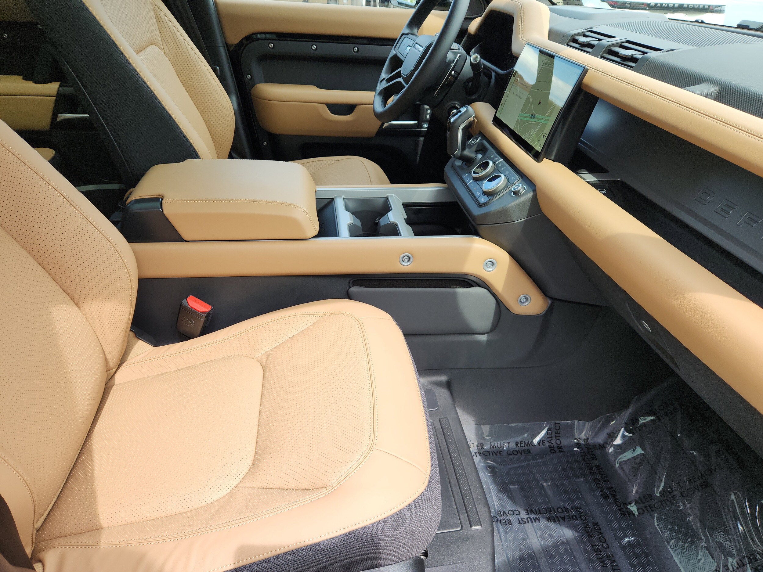2025 Land Rover Defender 110 V8 photo 2