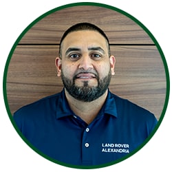 Staff member MELVIN RIVAS from ID_2c8e5d3eaef1