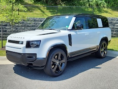2025 Land Rover Defender 130 V8 SUV