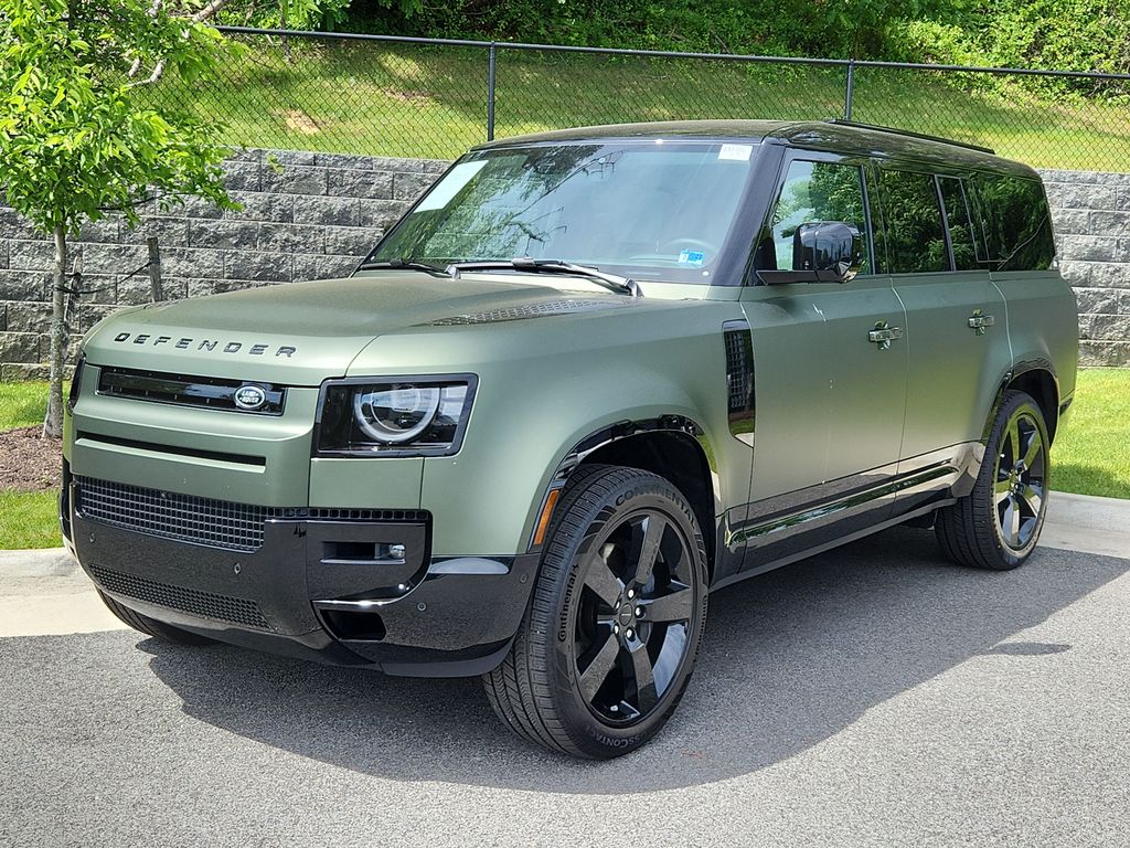 2026 Land Rover Defender 130 X-Dynamic SE P400's photo