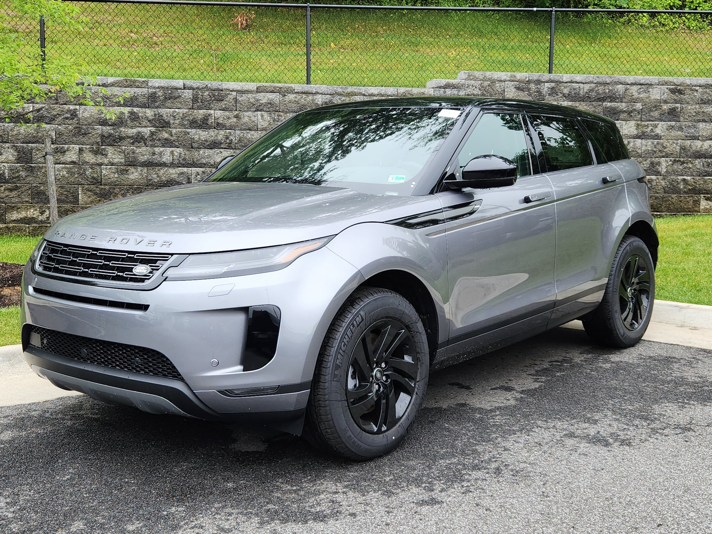 2026 Land Rover Range Rover Evoque S's photo