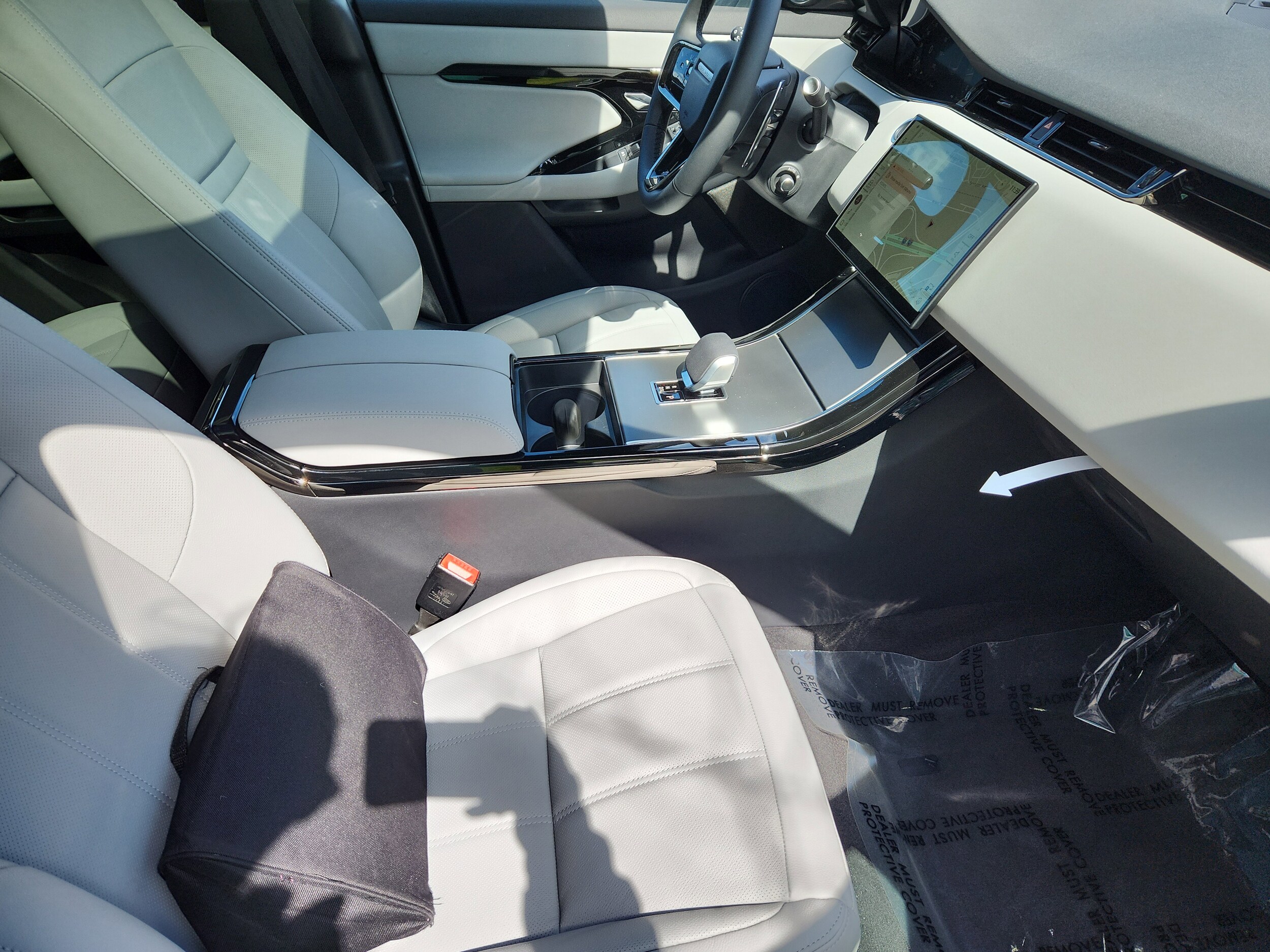 2026 Land Rover Range Rover Evoque S photo 3