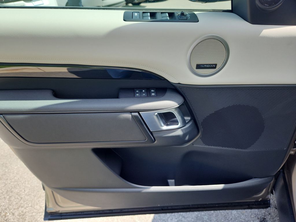 2025 Land Rover Discovery S - Photo 24