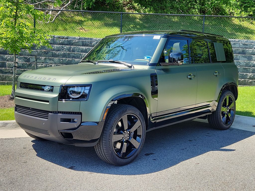2026 Land Rover Defender 110 X-Dynamic SE P400's photo