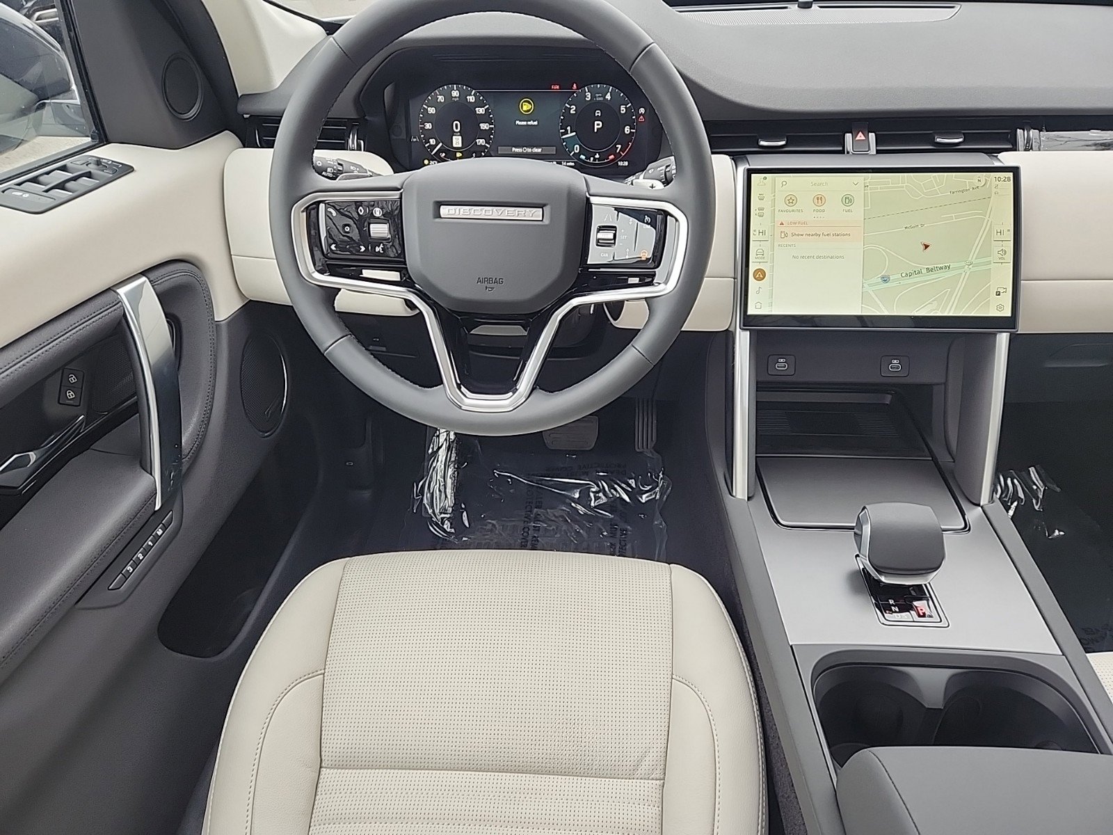 2025 Land Rover Discovery Sport S photo 4