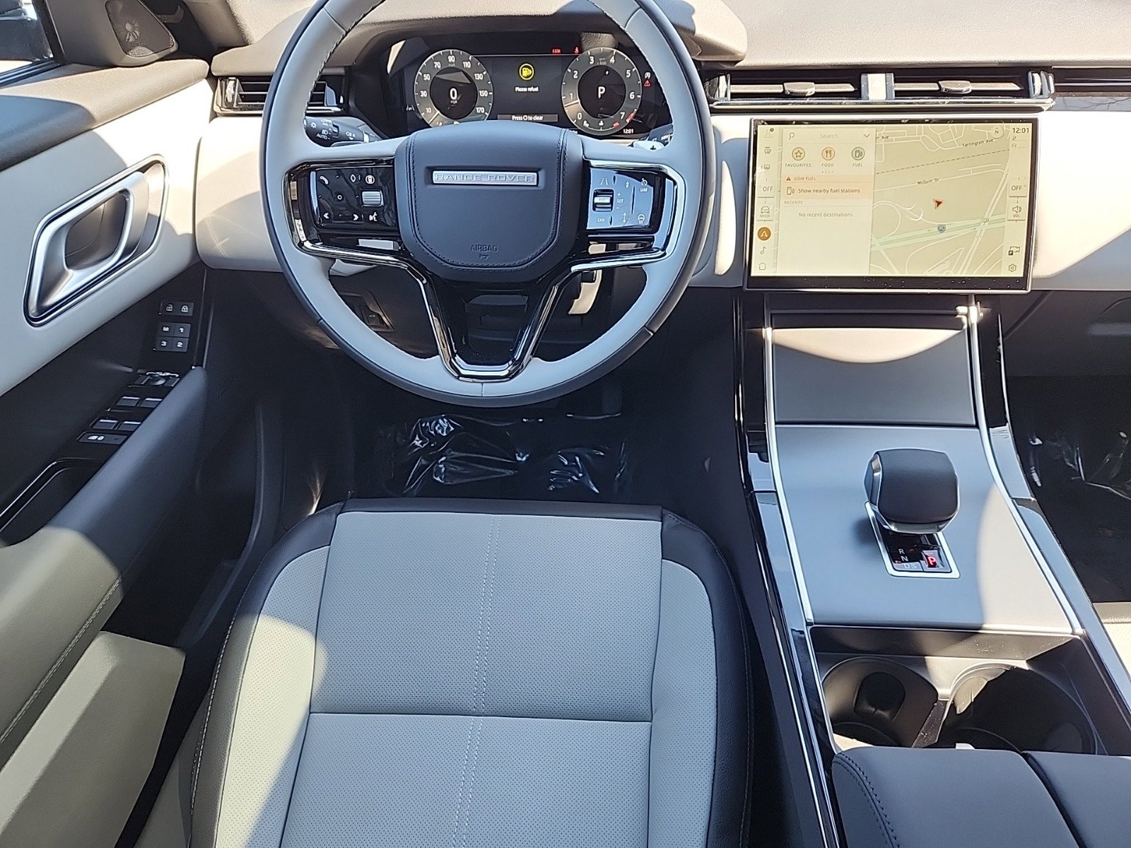 2026 Land Rover Range Rover Velar P250 S photo 3