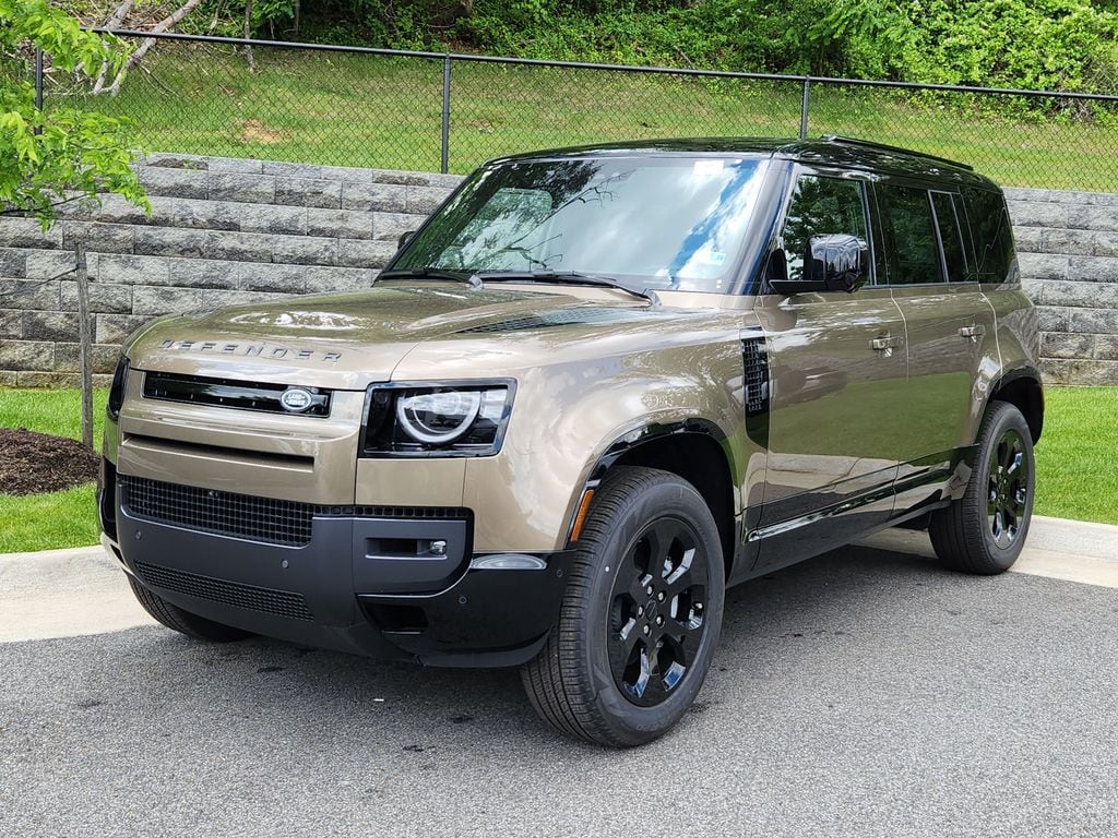 2026 Land Rover Defender 110 X-Dynamic SE P400's photo