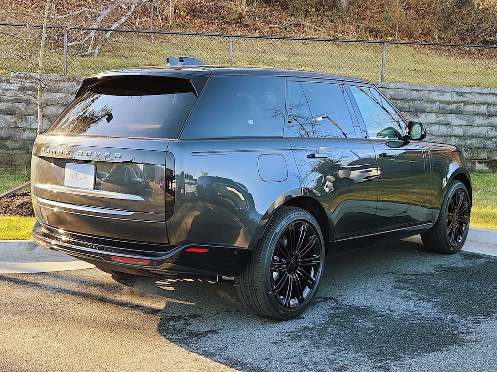 New 2026 Land Rover Range Rover SE SUV