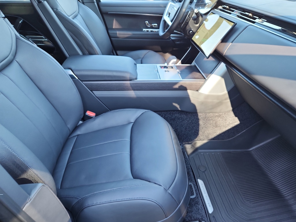 New 2025 Land Rover Range Rover SE P400 SE LWB 7 Seat