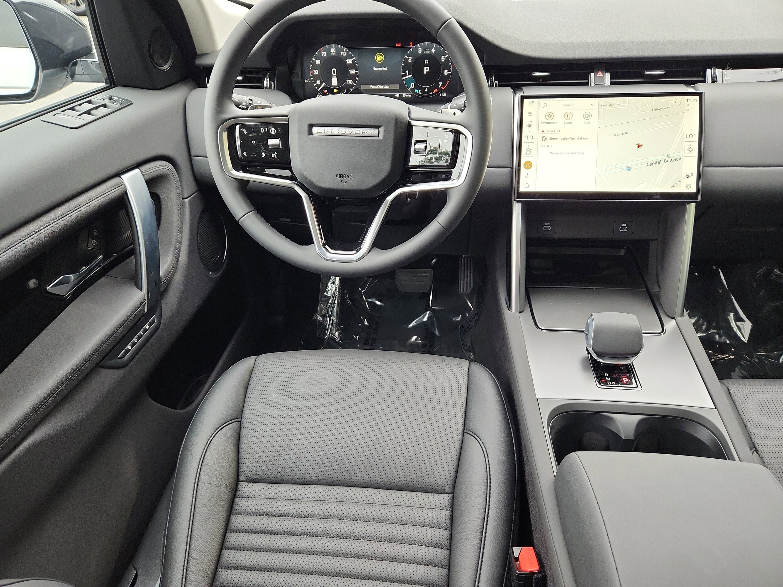 2025 Land Rover Discovery Sport S photo 4