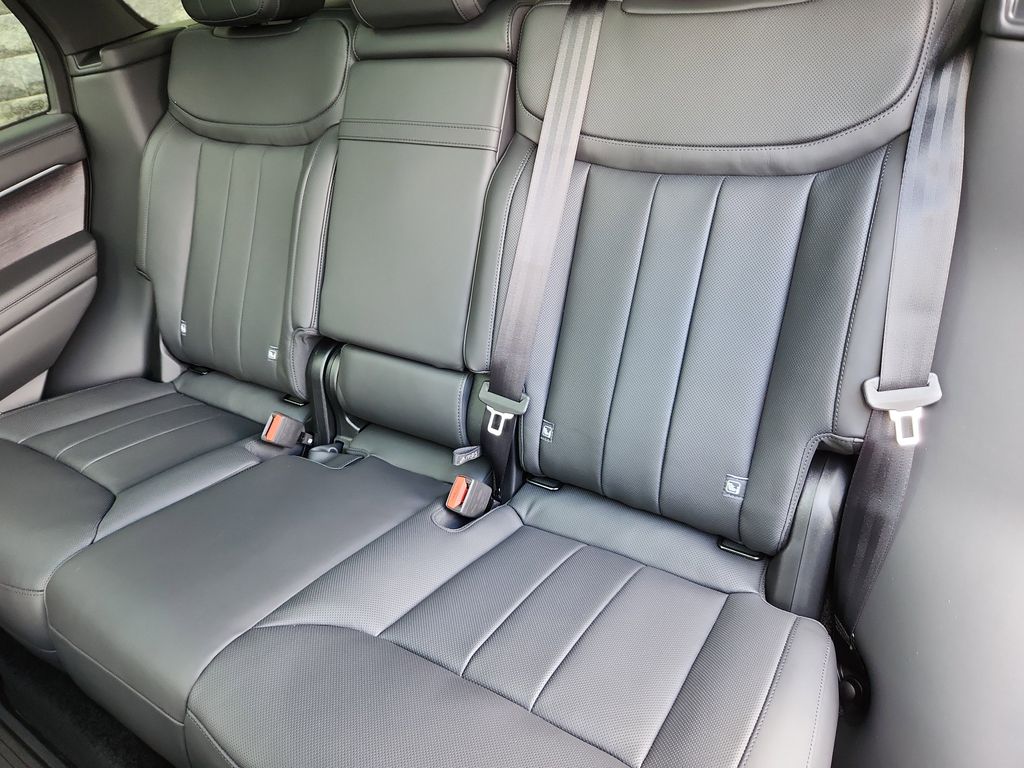 2025 Land Rover Range Rover SE - Photo 25