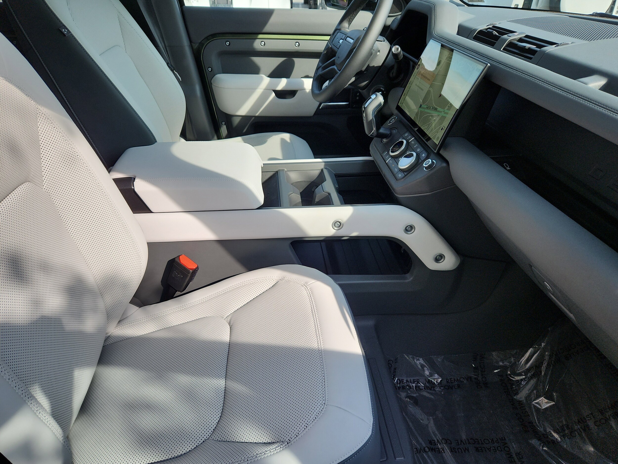 2026 Land Rover Defender 110 S photo 2