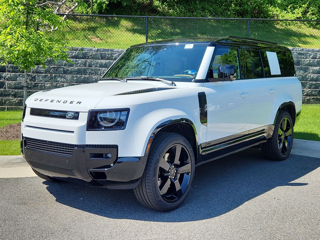2026 Land Rover Defender 130 V8 P500's photo