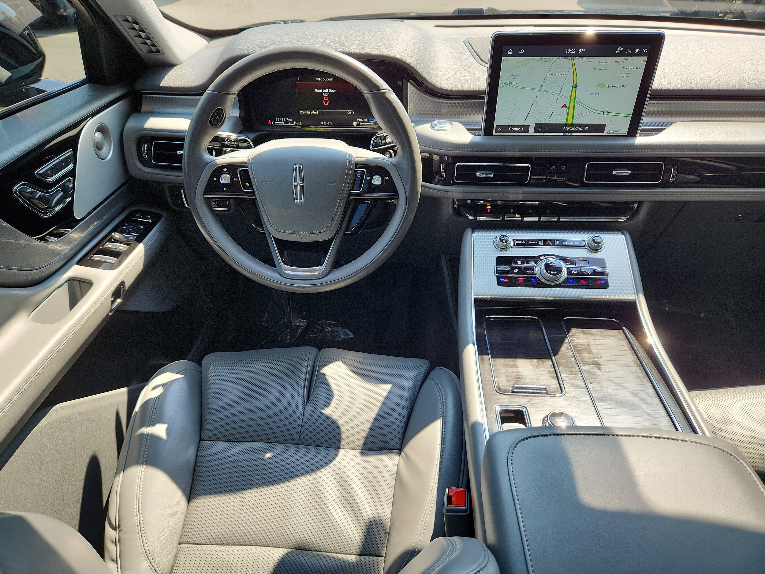 2021 Lincoln Aviator Grand Touring photo 2