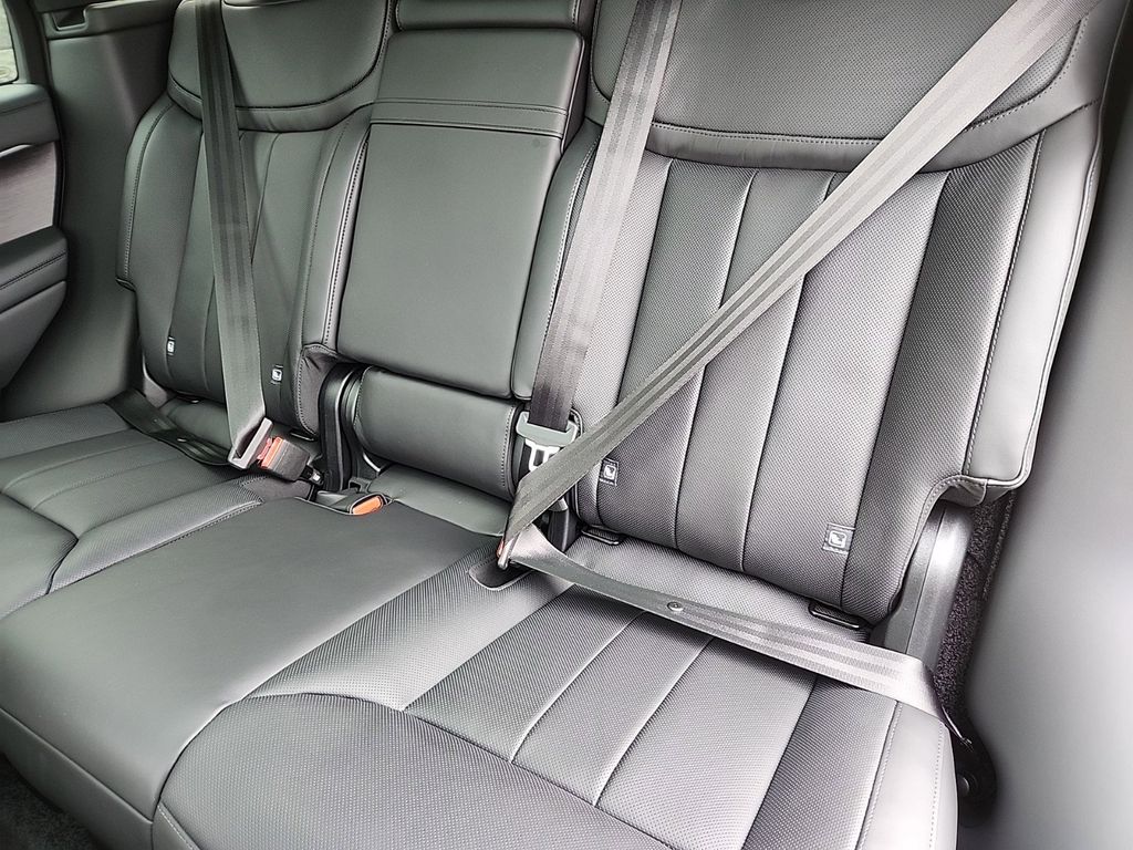 2025 Land Rover Range Rover SE - Photo 25