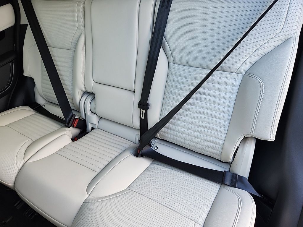 2025 Land Rover Discovery S - Photo 25