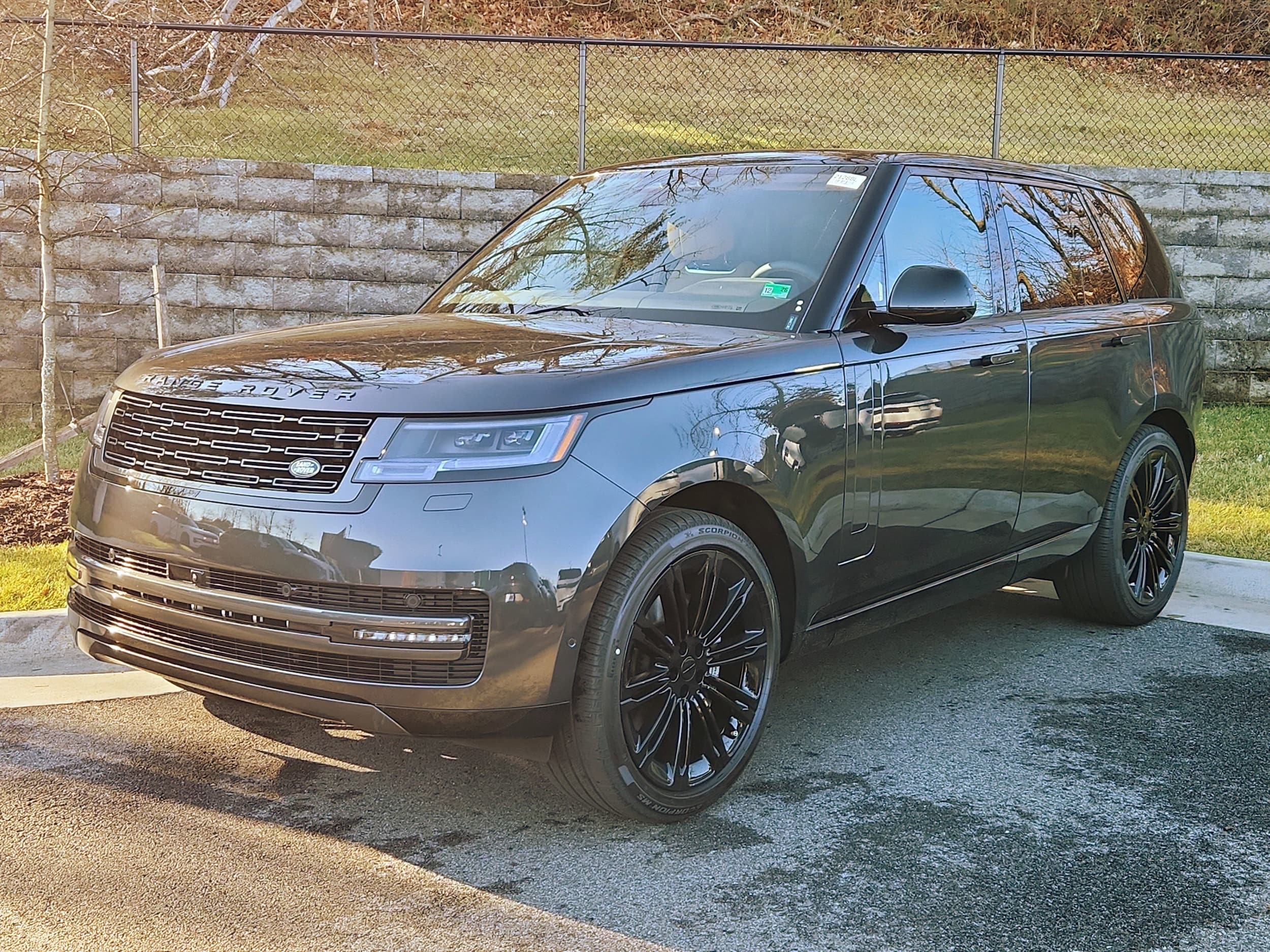 2026 Land Rover Range Rover SE's photo