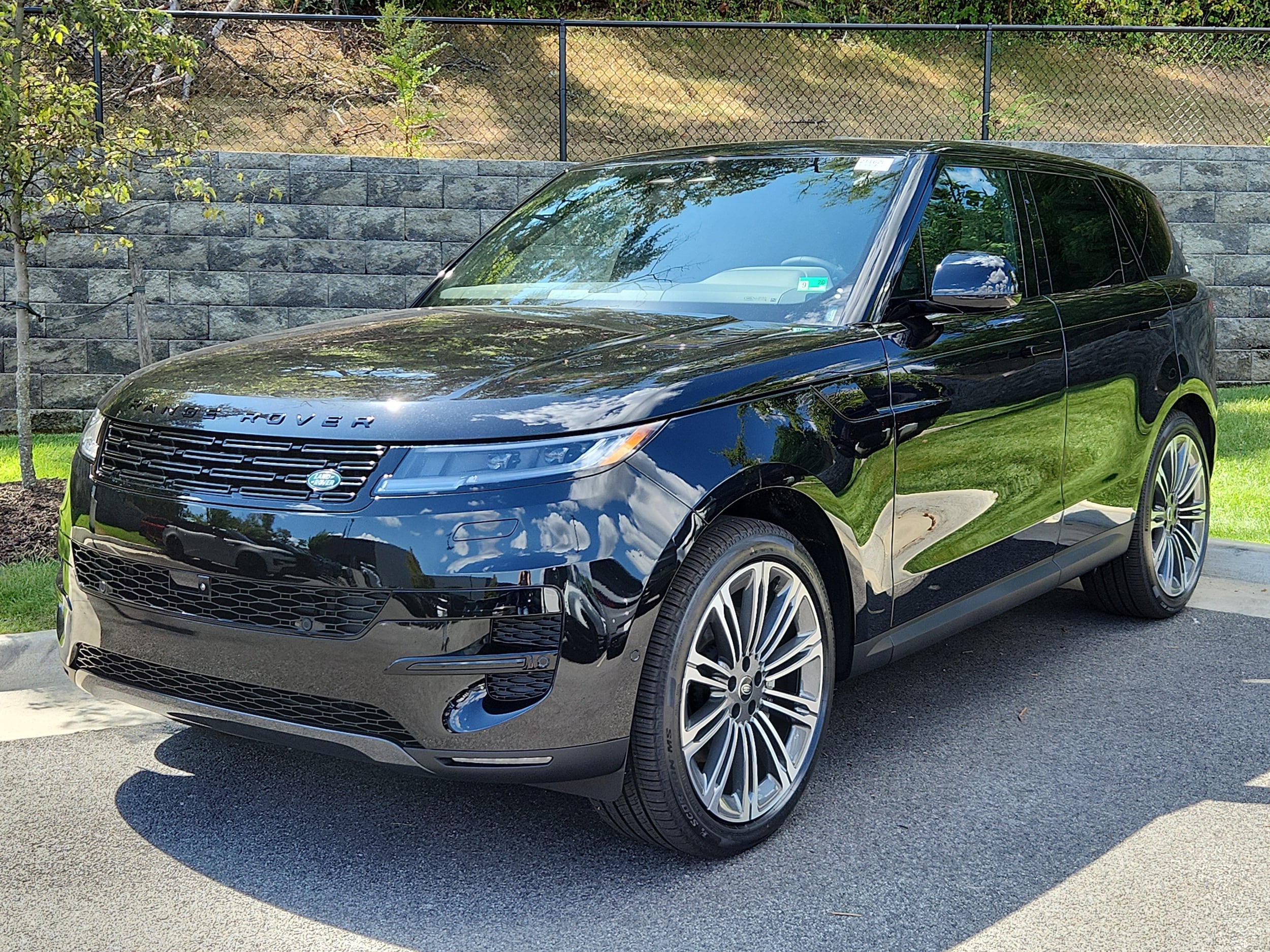 2025 Land Rover Range Rover Sport SE