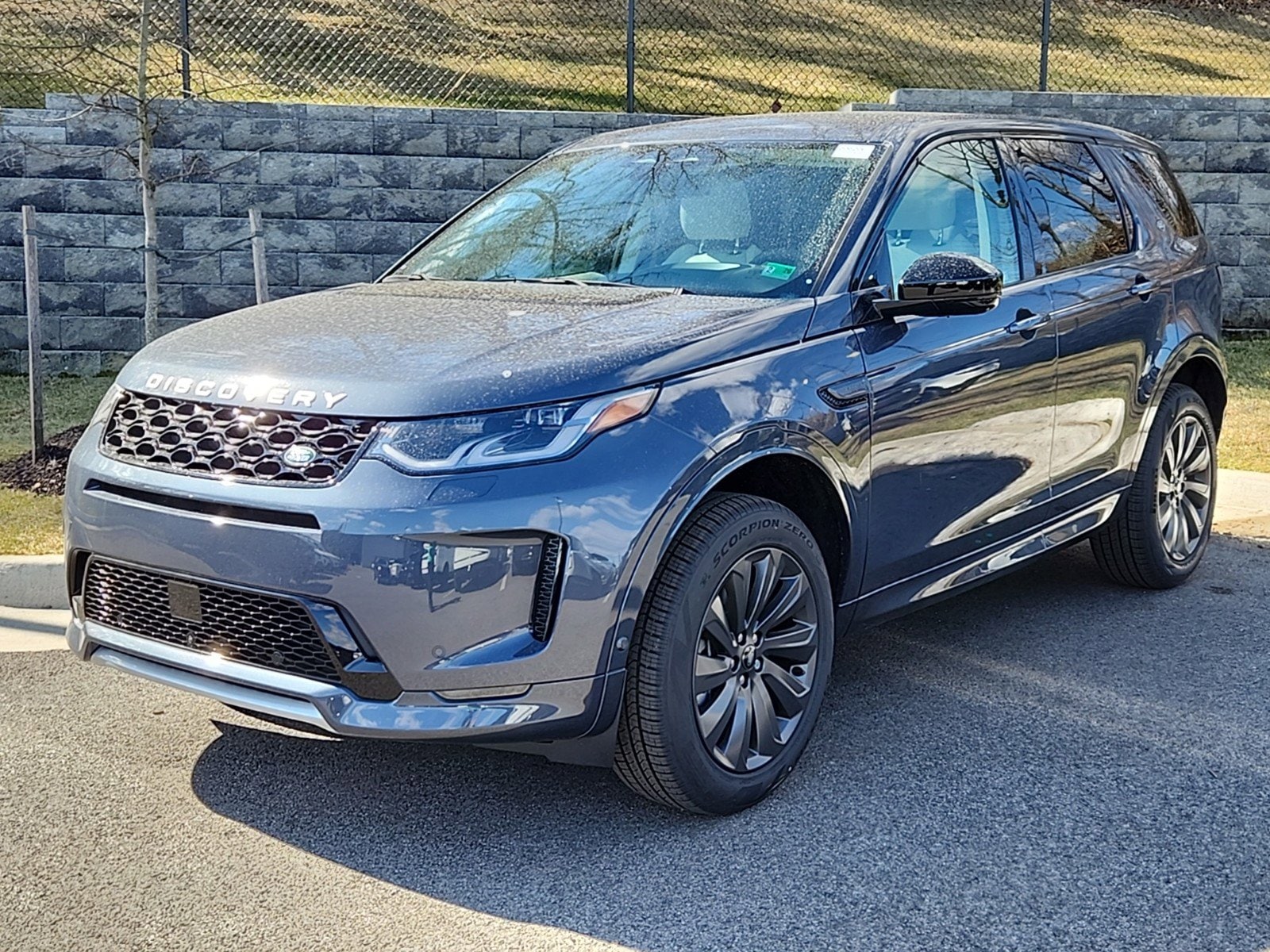 2025 Land Rover Discovery Sport S's photo