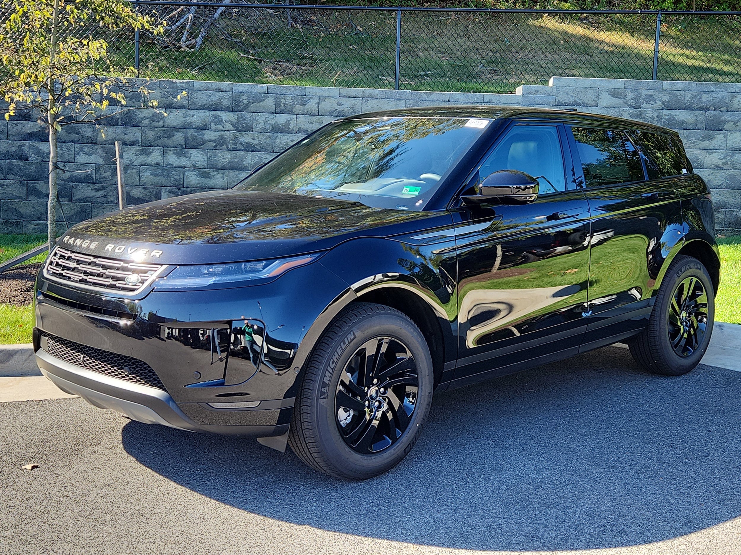 2026 Land Rover Range Rover Evoque S's photo