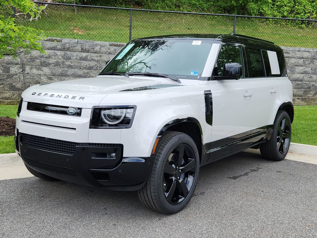 2026 Land Rover Defender 110 X-Dynamic SE P400's photo