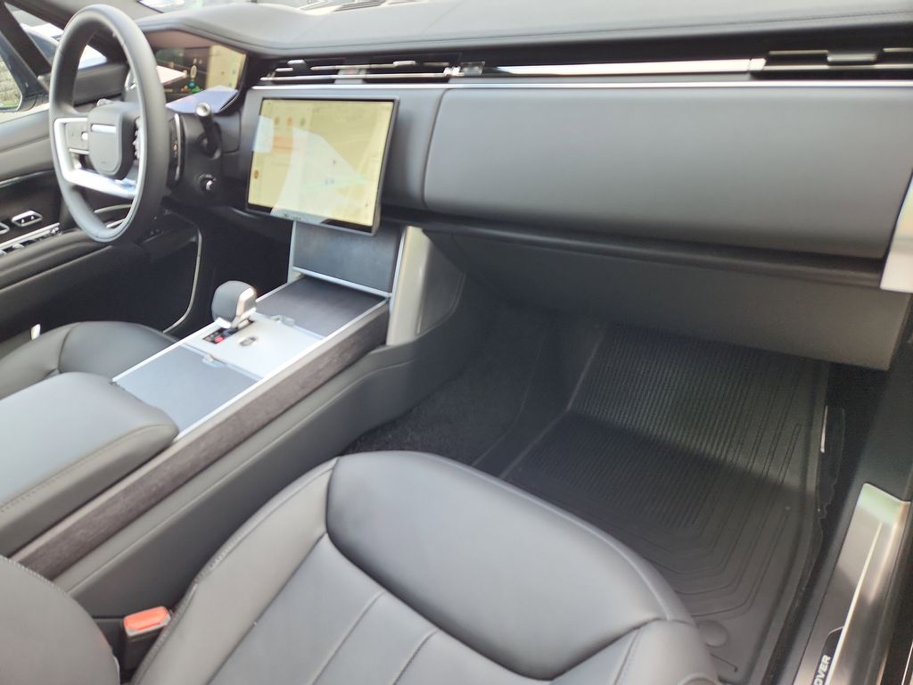 2025 Land Rover Range Rover SE - Photo 28
