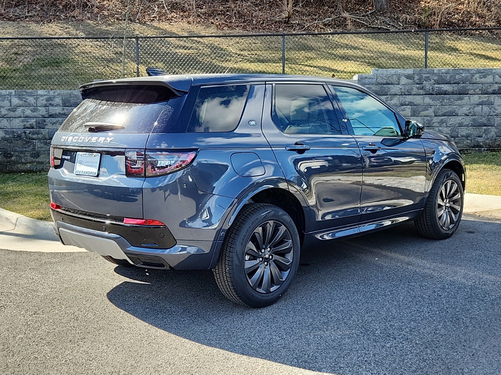 2025 Land Rover Discovery Sport S photo 2