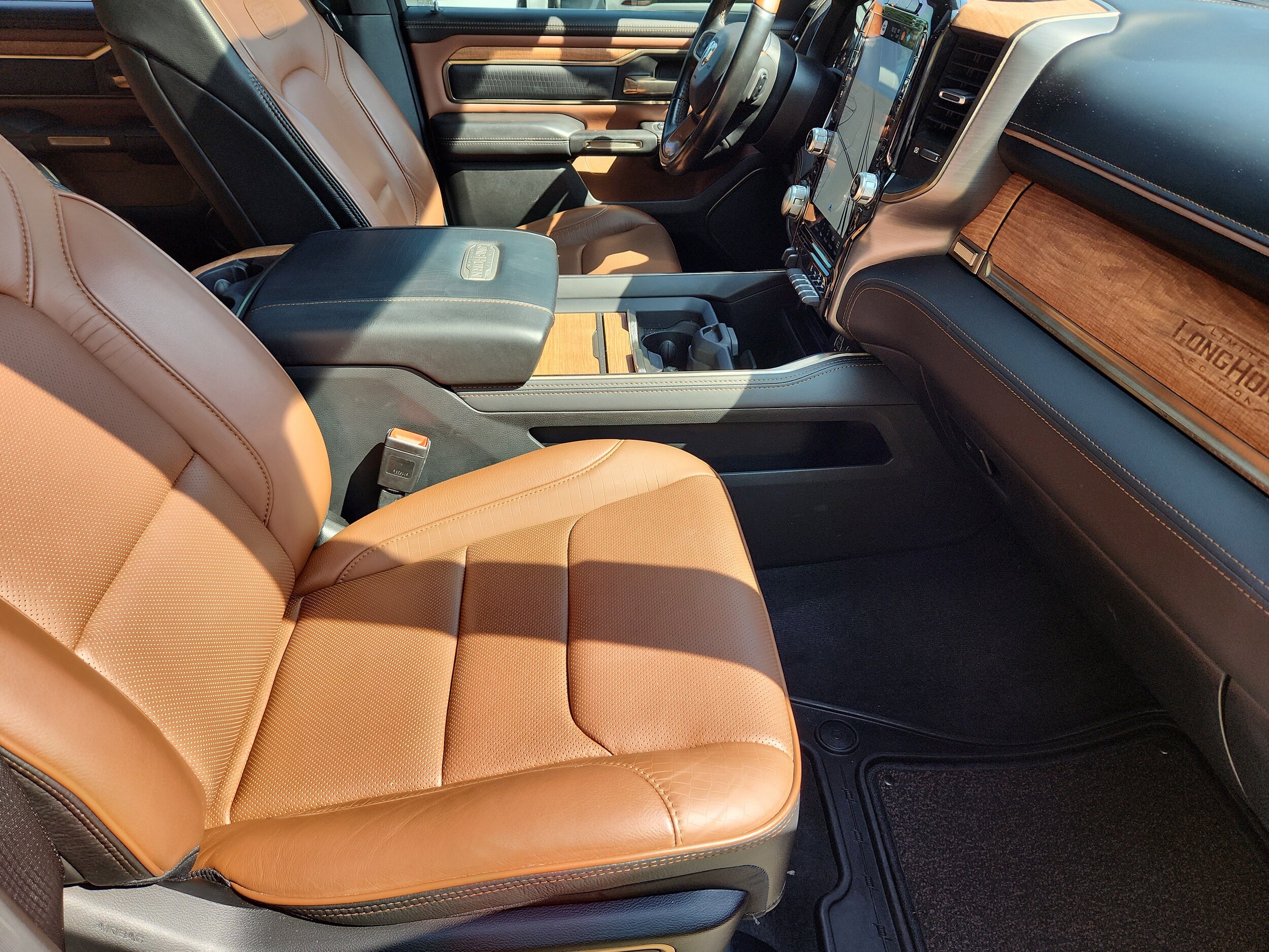 2022 Ram 1500 Longhorn photo 3